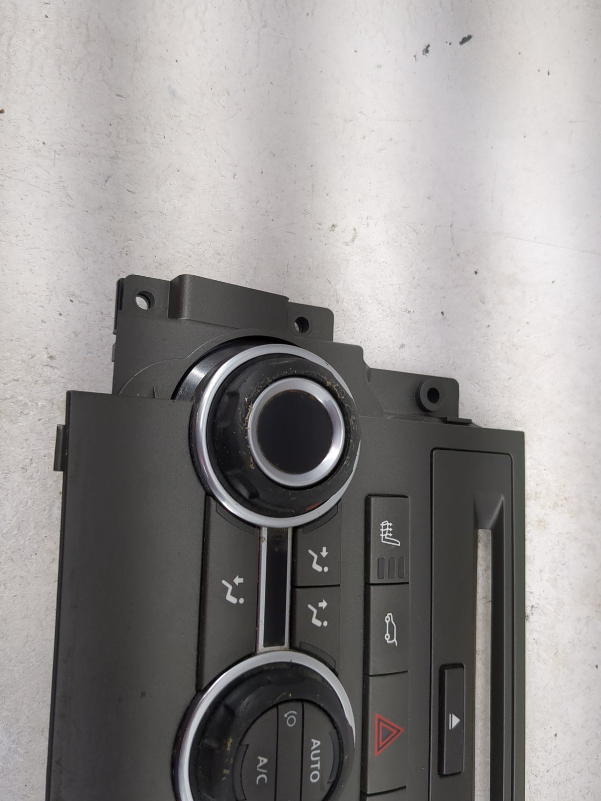 2012-2013 Land Rover Range Rover Sport Climate Control Module Temperature AC/Heater Replacement Fits OEM Used Auto Parts - O