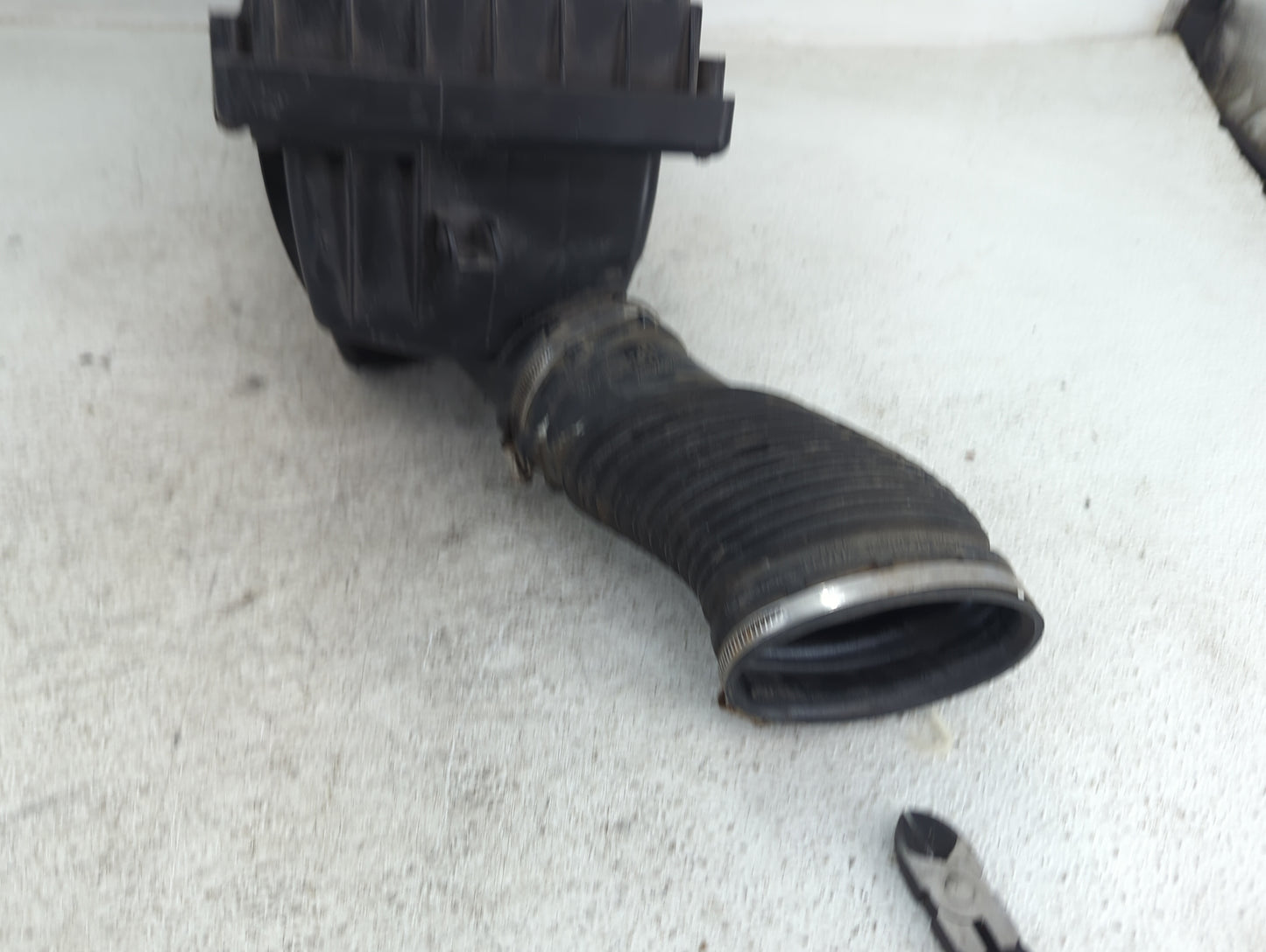 2010-2013 Land Rover Range Rover Sport Air Cleaner Intake-duct Hose Tube - Oemusedautoparts1.com
