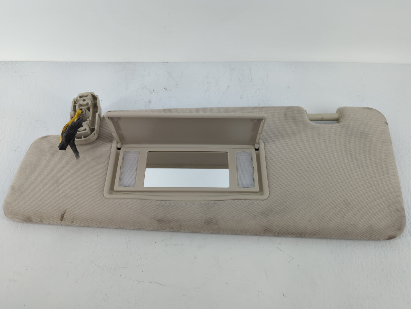 2012-2013 Land Rover Range Rover Sport Sun Visor Shade Replacement Passenger Right Mirror Fits Fits 2012 2013 OEM Used Auto 