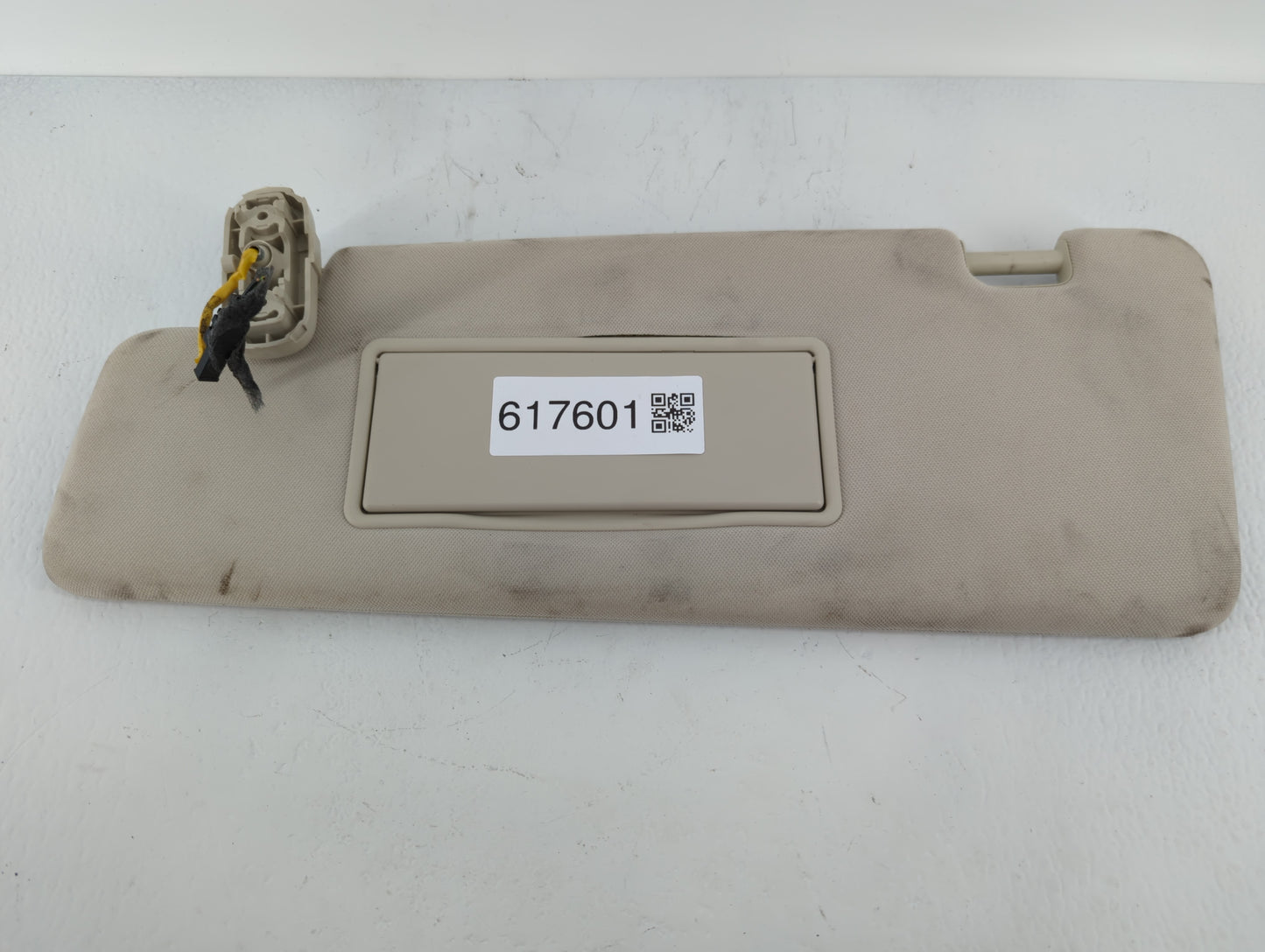 2012-2013 Land Rover Range Rover Sport Sun Visor Shade Replacement Passenger Right Mirror Fits Fits 2012 2013 OEM Used Auto 
