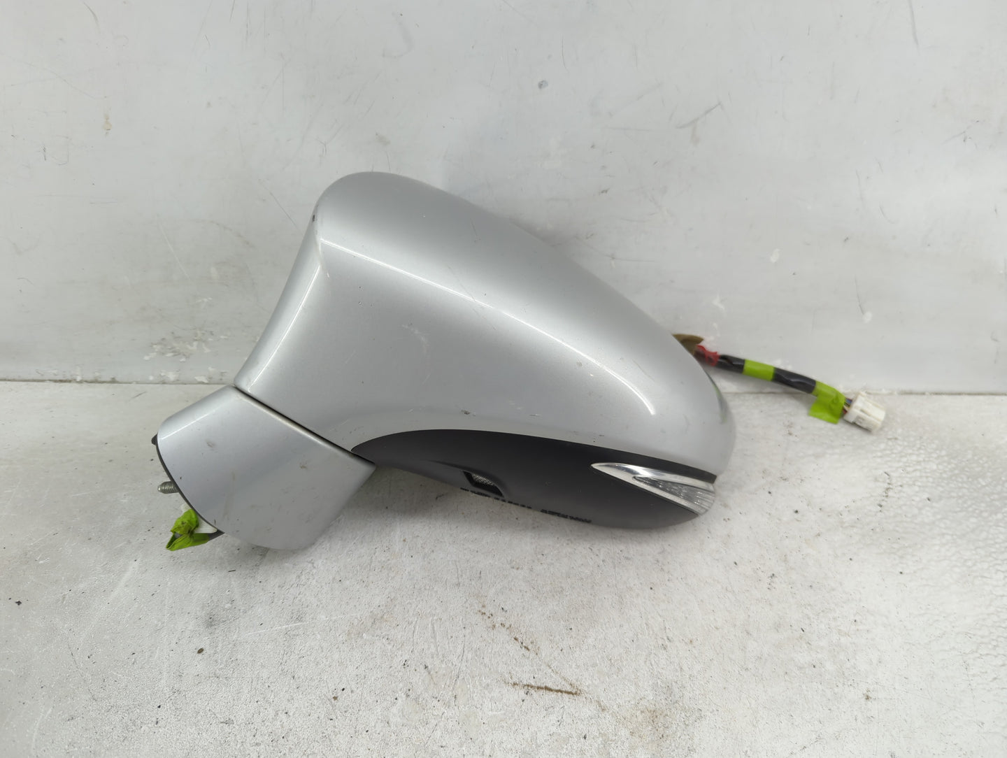 2011-2012 Lexus Ct200h Driver Side View Mirror - Left Door Mirror OEM Used - Oemusedautoparts1.com