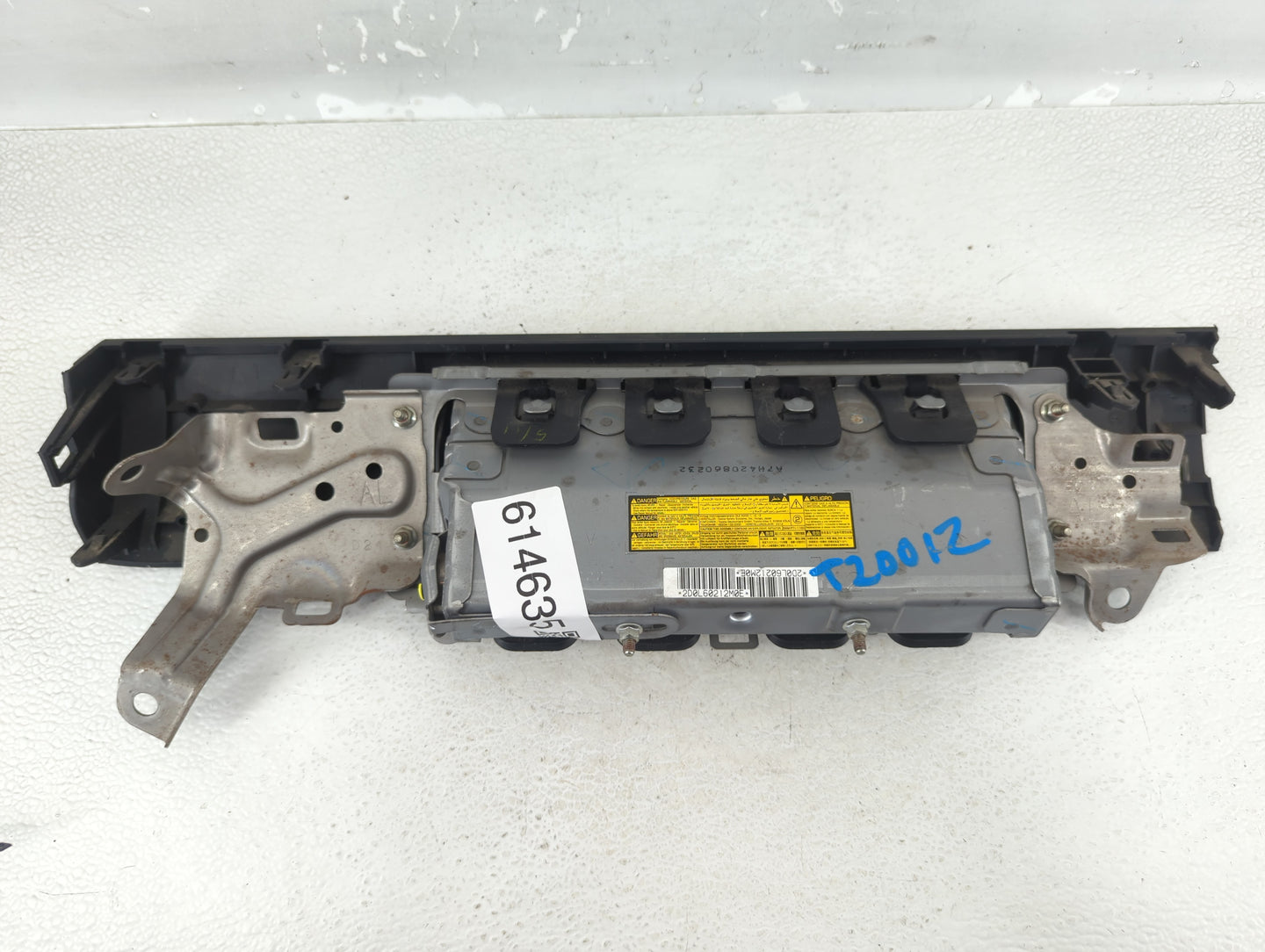 2011-2017 Lexus Ct200h Air Bag Passenger Right Knee OEM Fits Fits 2011 2012 2013 2014 2015 2016 2017 OEM Used Auto Parts - O