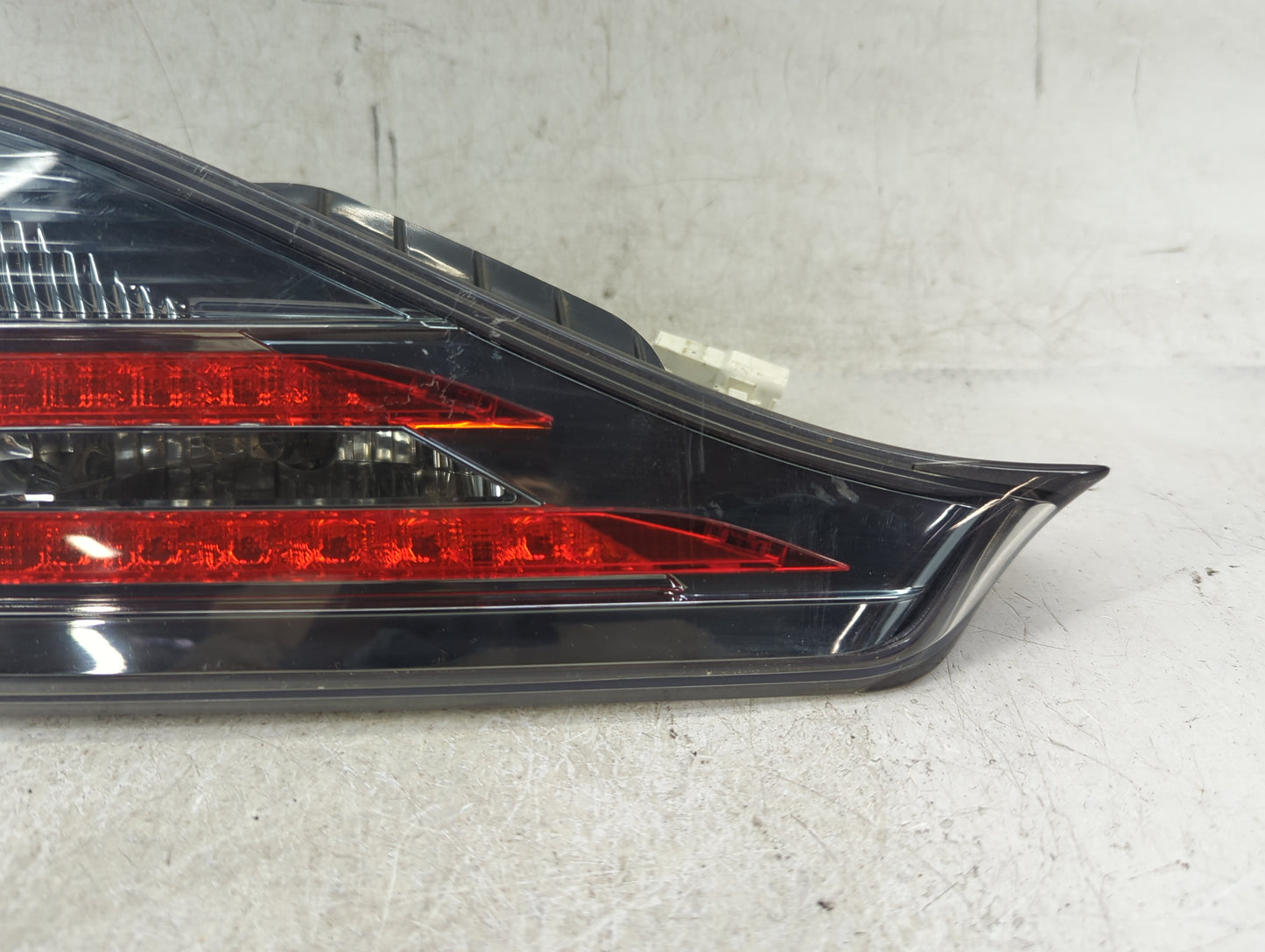 2011-2017 Lexus Ct200h Driver Left Side Deck Lid Mounted Tail Light - Oemusedautoparts1.com