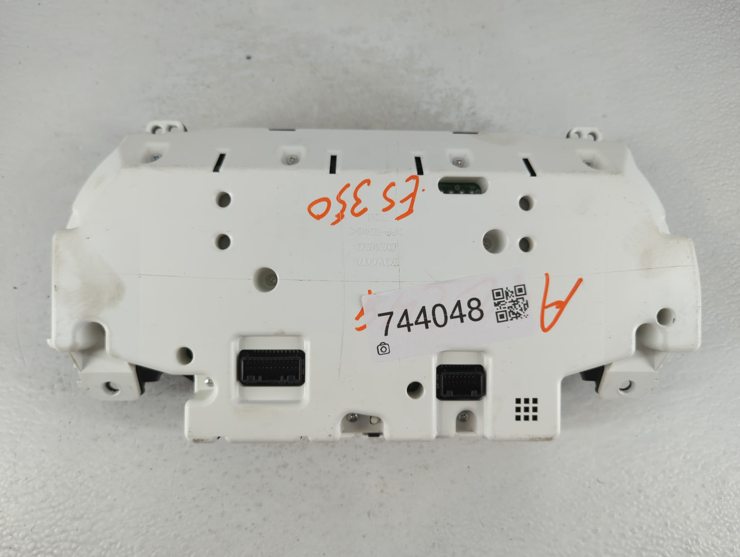 2011-2012 Lexus Es350 Instrument Cluster Speedometer Gauges P/N:257460-7710 83800-33J41 Fits Fits 2011 2012 OEM Used Auto Pa