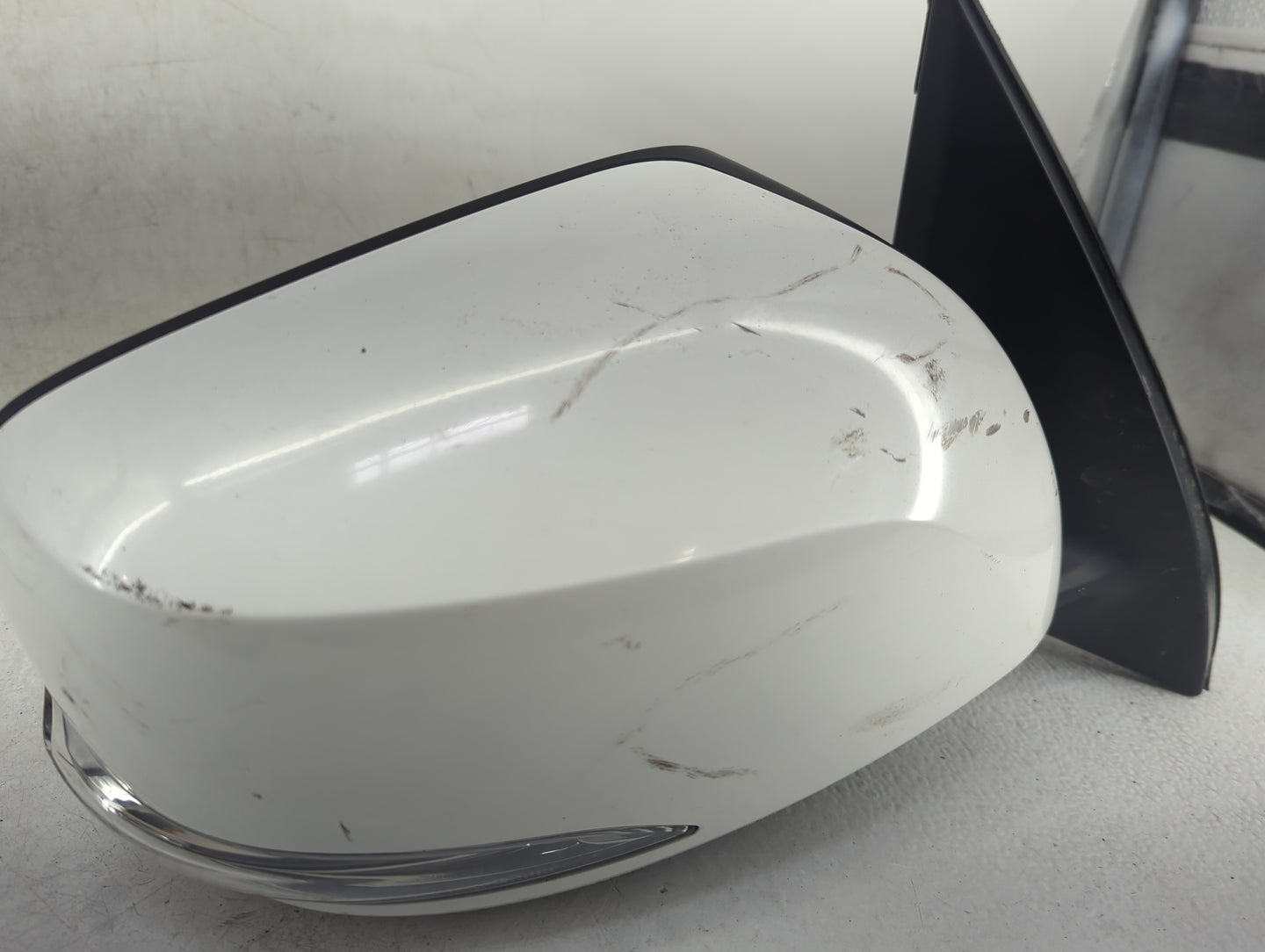 2010-2013 Lexus Gx460 Passenger Side View Mirror - Right Door Mirror OEM Used - Oemusedautoparts1.com