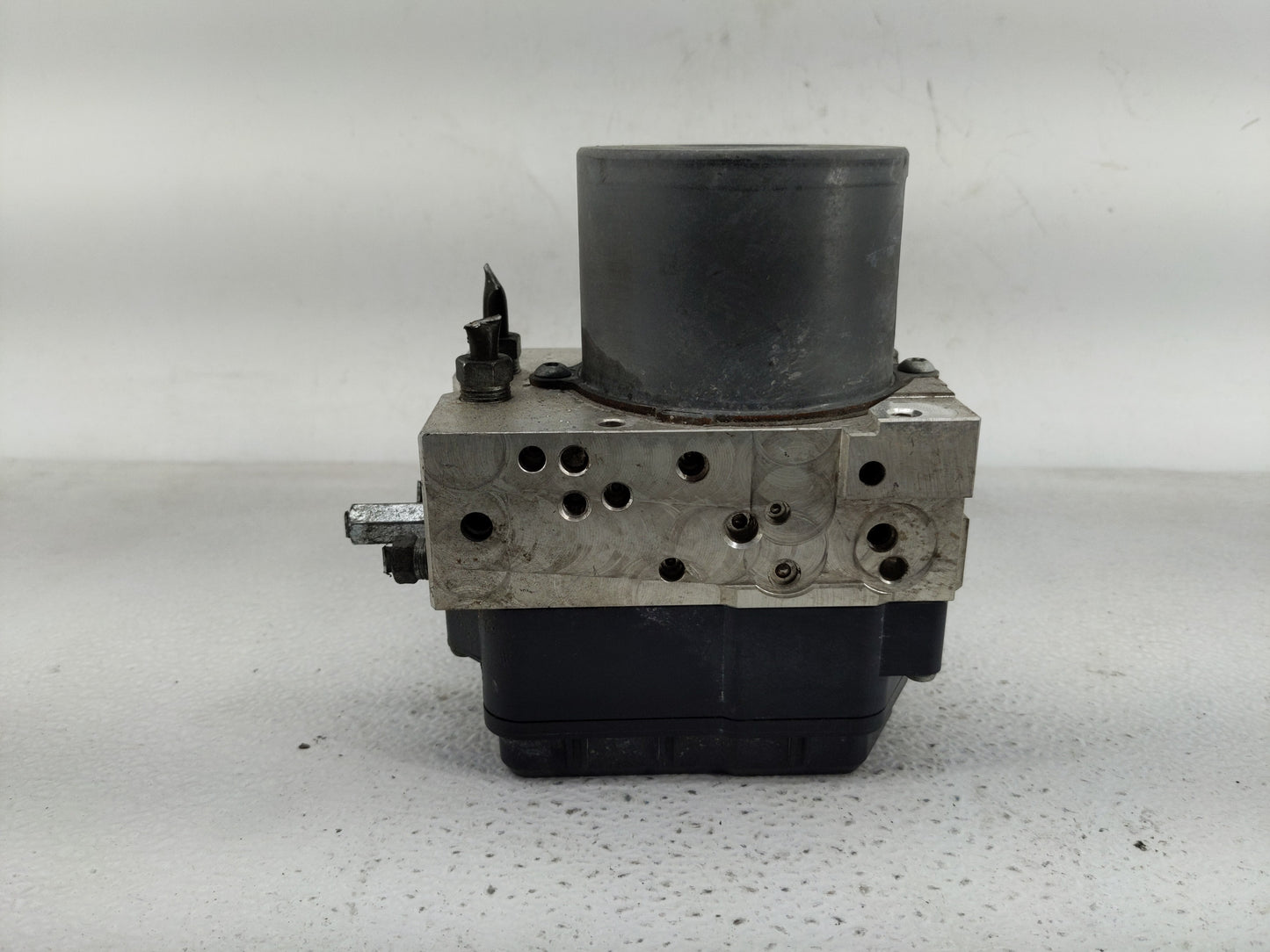 2012 Lexus Rx350 ABS Pump Control Module Replacement P/N:116040-31721 44540-0E092, 89541-0E012 Fits OEM Used Auto Parts - Oe