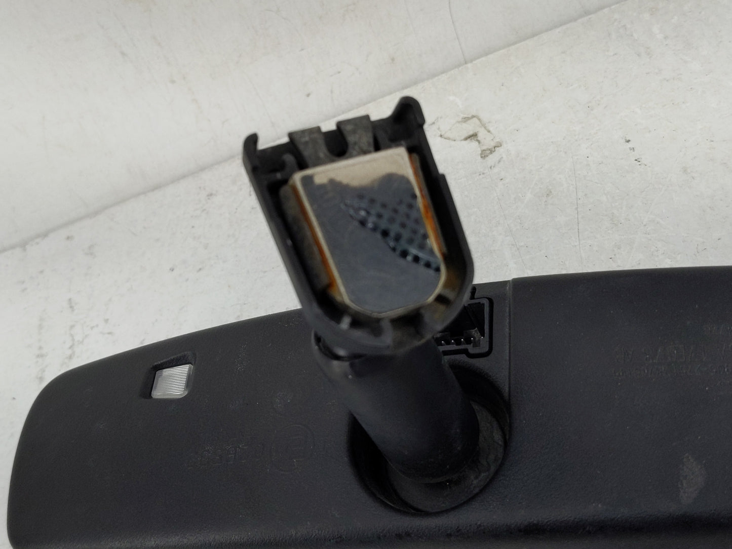 2015-2016 Lincoln Mkc Interior Rear View Mirror Replacement OEM P/N:BU5A17E678LA Fits Fits 2015 2016 OEM Used Auto Parts - O
