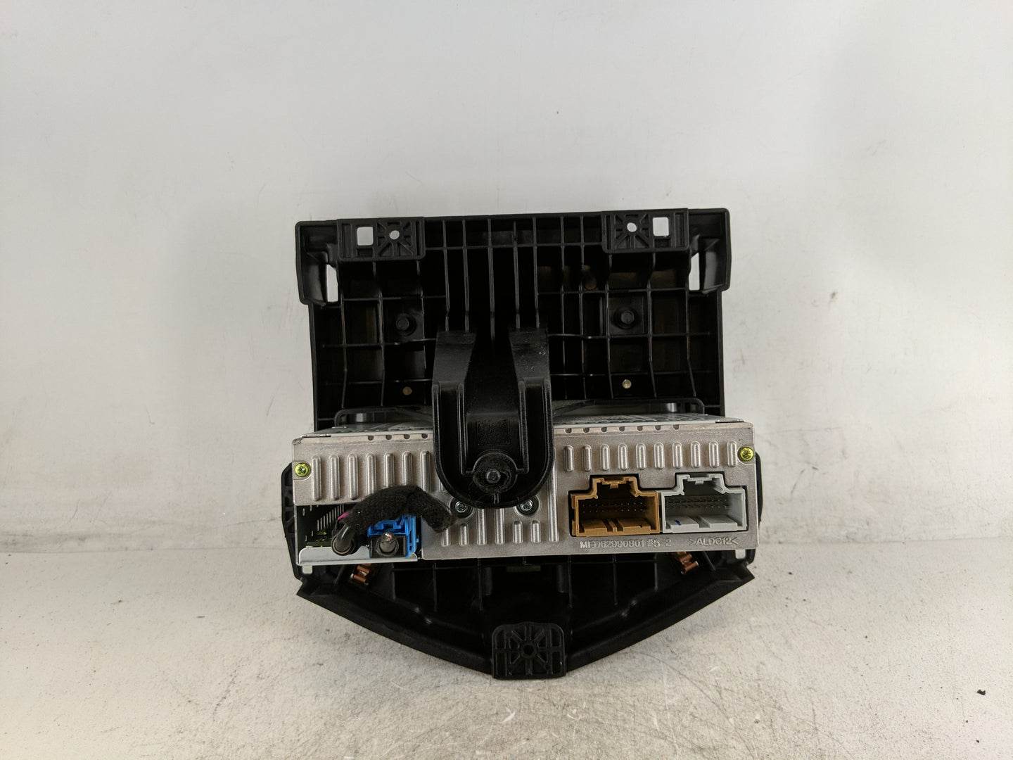 2011-2012 Lincoln Mks Radio AM FM Cd Player Receiver Replacement Fits Fits 2011 2012 OEM Used Auto Parts - Oemusedautoparts1