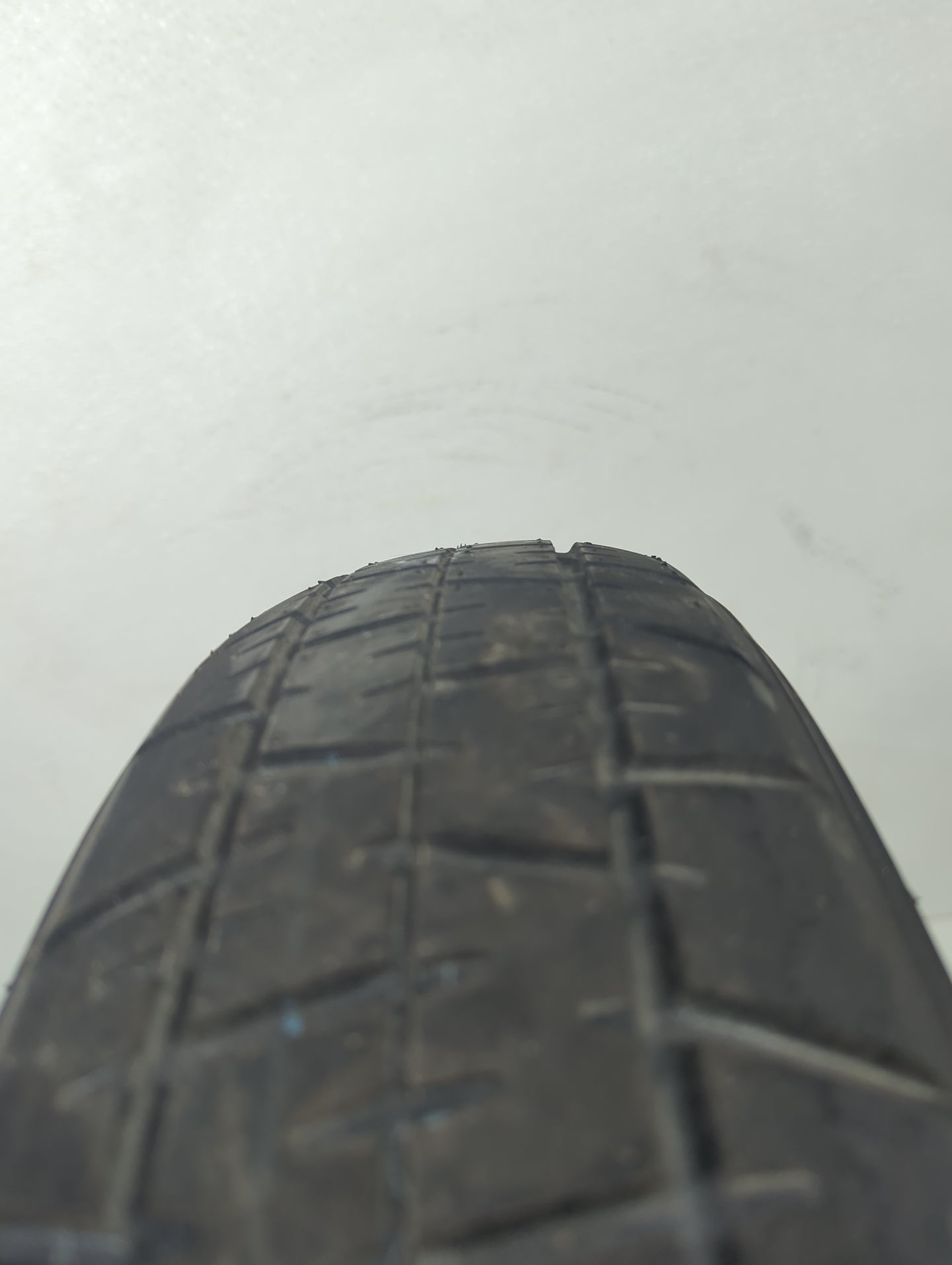 2009-2012 Lincoln Mks Spare Donut Tire Wheel Rim Oem - Oemusedautoparts1.com