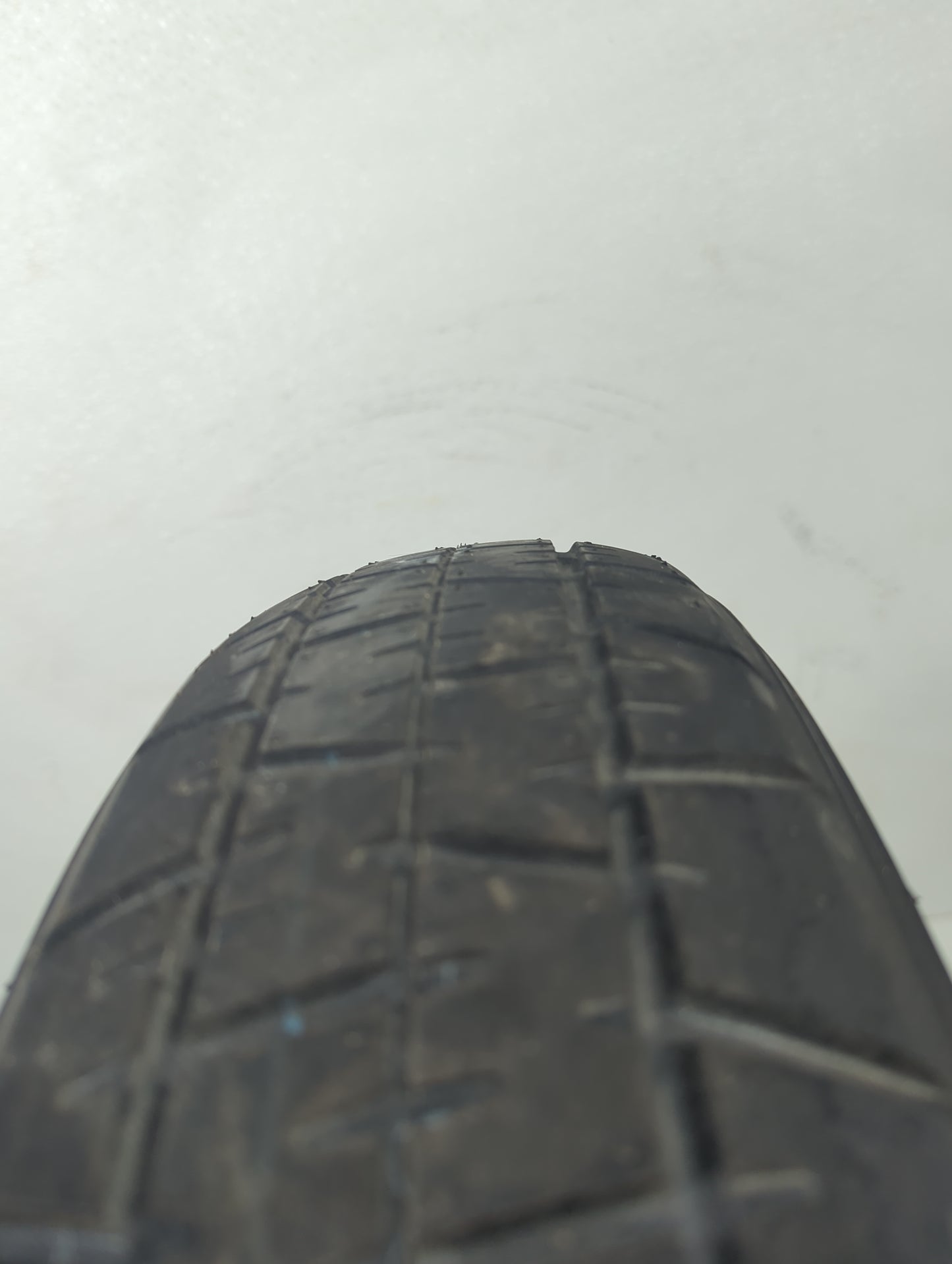 2009-2012 Lincoln Mks Spare Donut Tire Wheel Rim Oem - Oemusedautoparts1.com