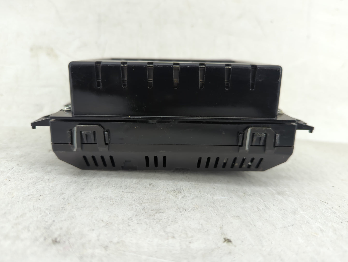 2011-2012 Lincoln Mks Radio AM FM Cd Player Receiver Replacement P/N:HS7T-18B955-CE Fits Fits 2011 2012 OEM Used Auto Parts 