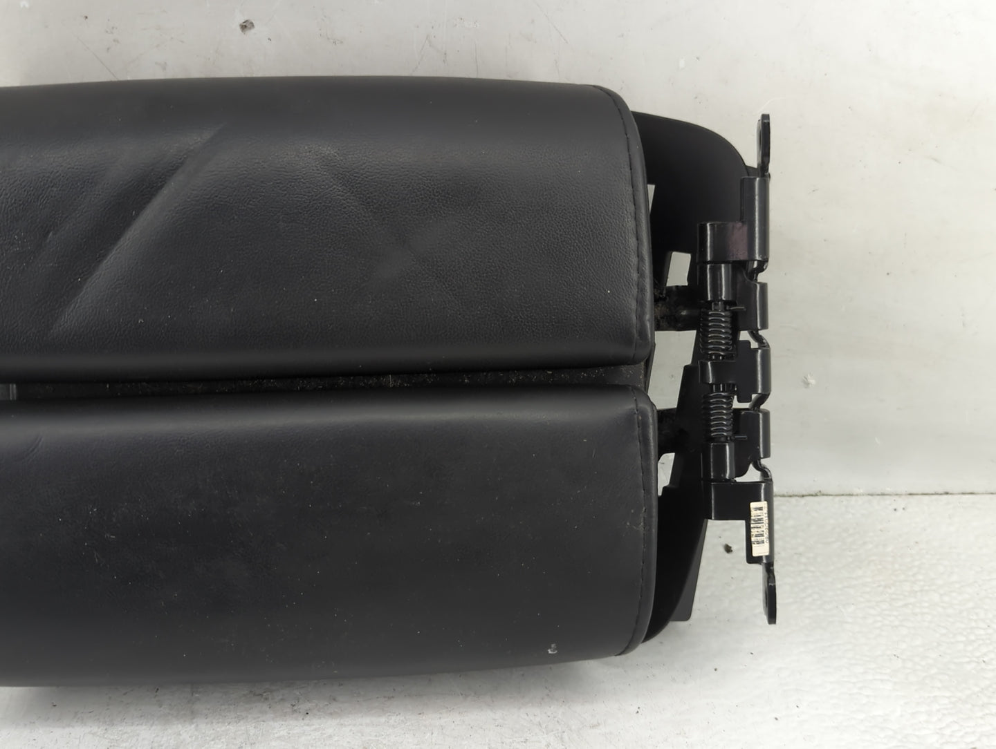 2009-2012 Lincoln Mks Center Console Armrest Cover Lid Fits Fits 2009 2010 2011 2012 OEM Used Auto Parts - Oemusedautoparts1