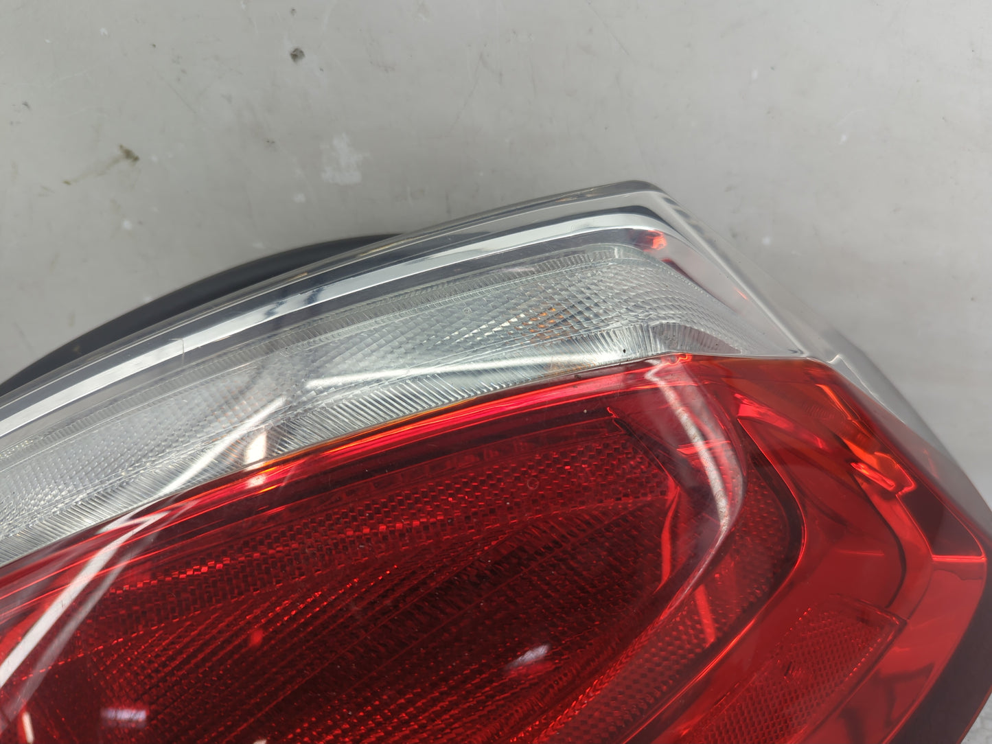 2009-2012 Lincoln Mks Tail Light Assembly Passenger Right OEM Fits Fits 2009 2010 2011 2012 OEM Used Auto Parts - Oemusedaut