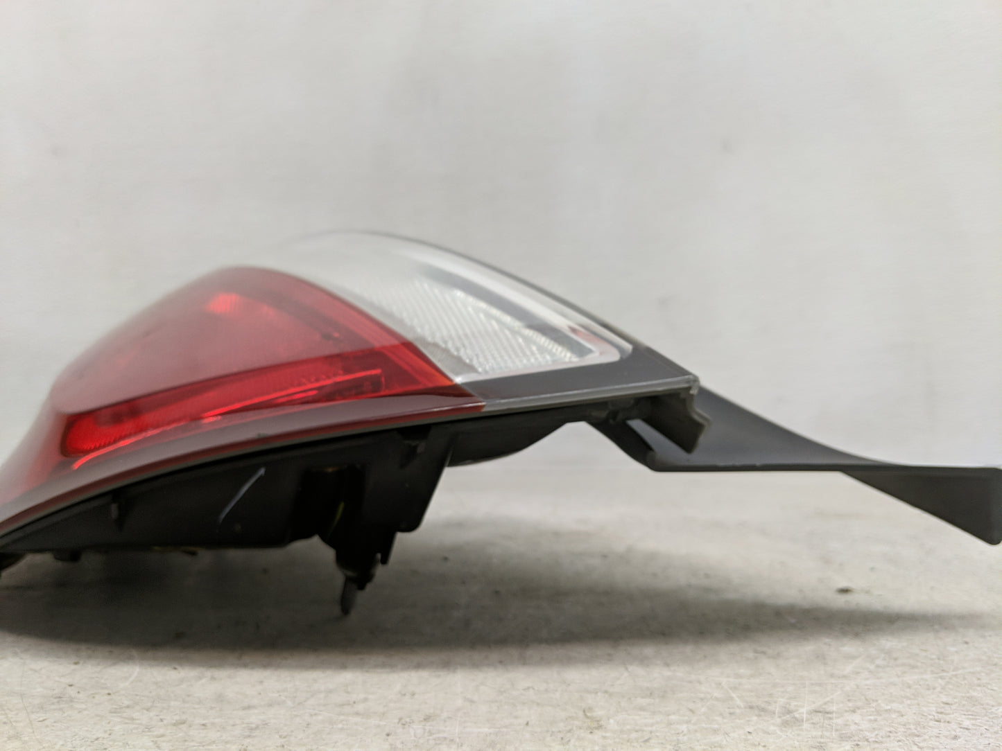 2009-2012 Lincoln Mks Tail Light Assembly Driver Left OEM Fits Fits 2009 2010 2011 2012 OEM Used Auto Parts - Oemusedautopar