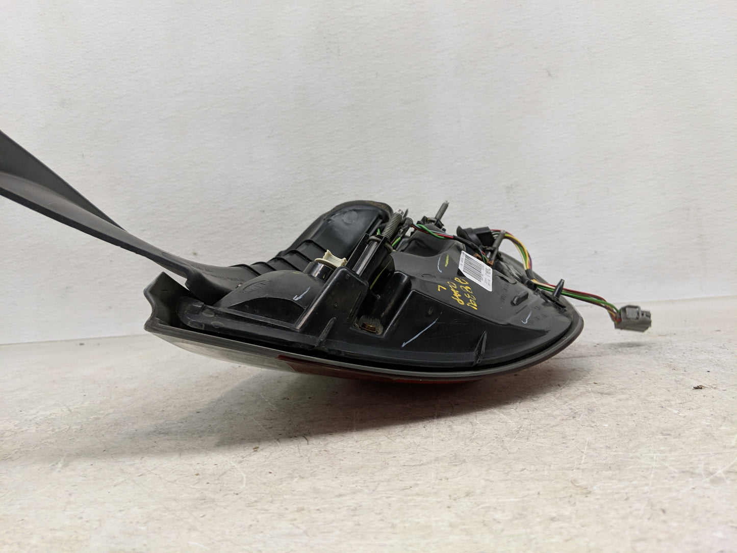 2009-2012 Lincoln Mks Tail Light Assembly Driver Left OEM Fits Fits 2009 2010 2011 2012 OEM Used Auto Parts - Oemusedautopar