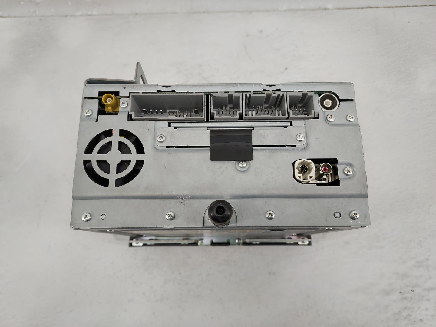 2012 Lincoln Mks Radio AM FM Cd Player Receiver Replacement Fits OEM Used Auto Parts - Oemusedautoparts1.com