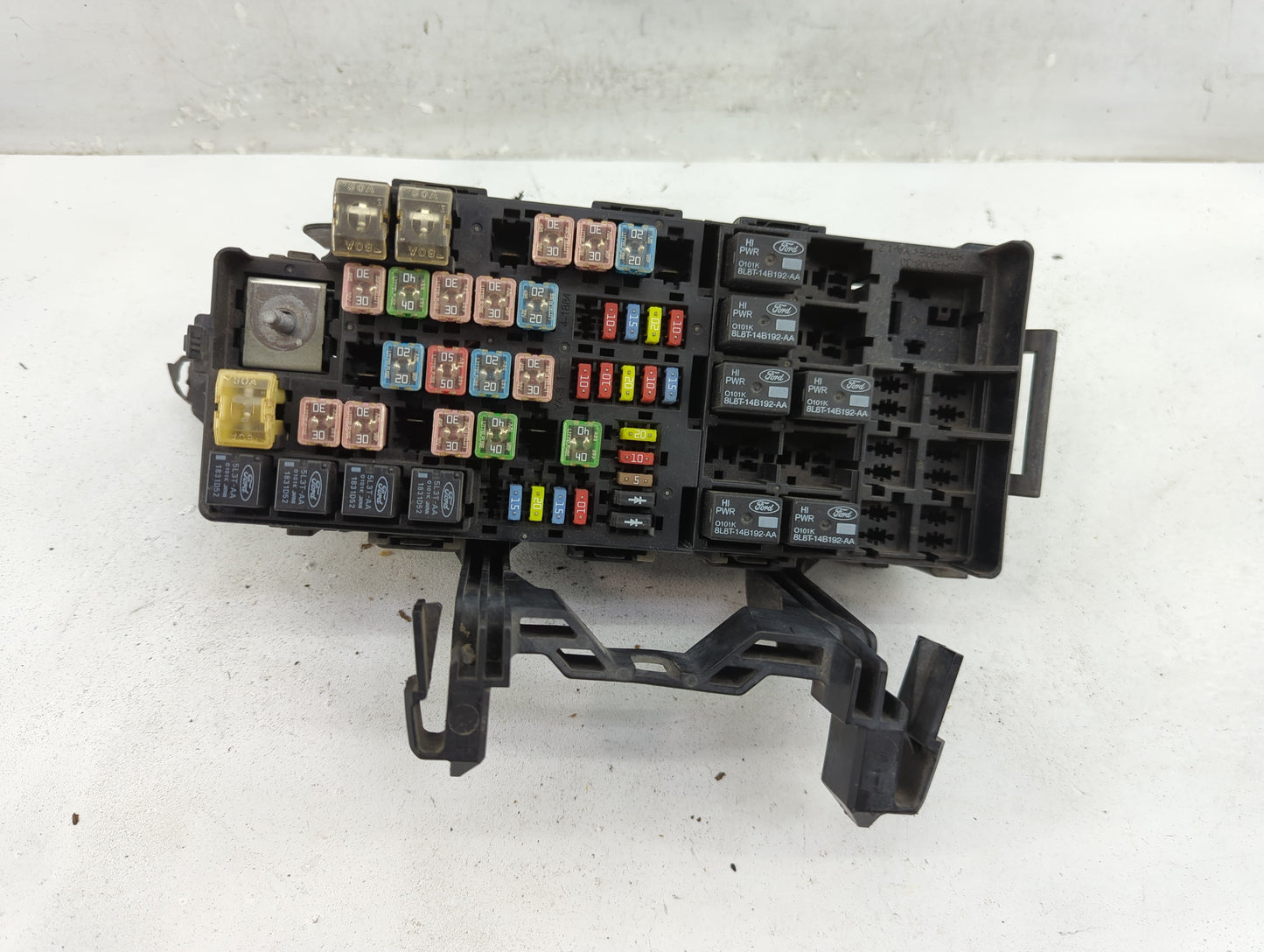 2009-2012 Lincoln Mks Fusebox Fuse Box Panel Relay Module Fits Fits 2009 2010 2011 2012 OEM Used Auto Parts - Oemusedautopar