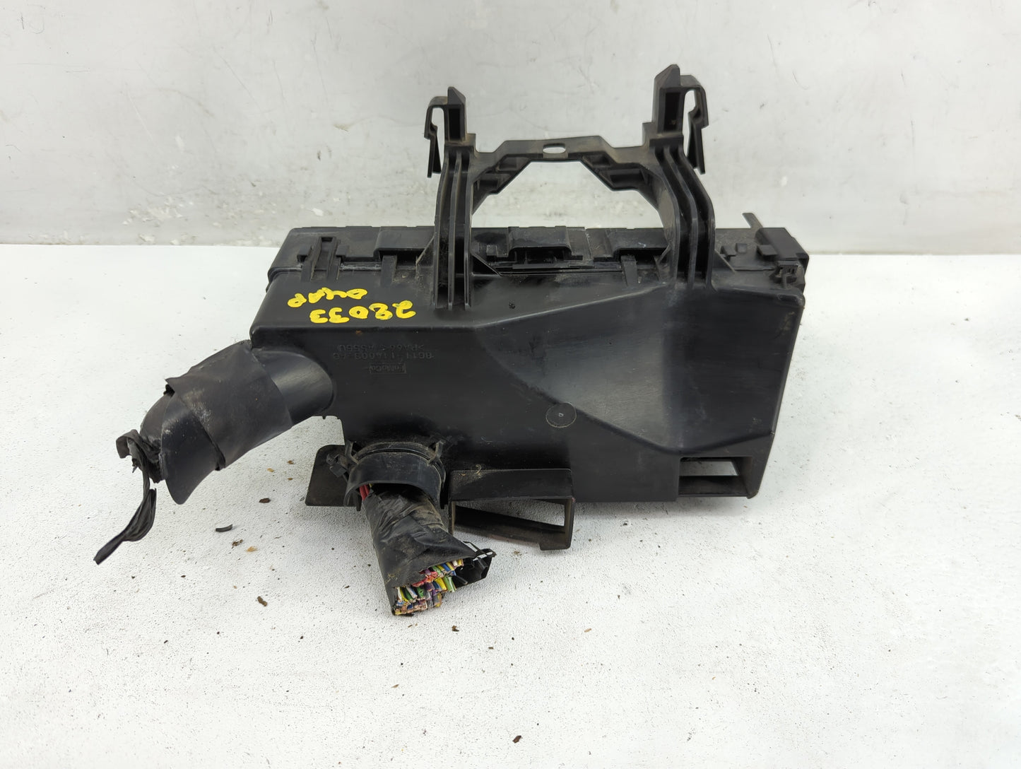 2009-2012 Lincoln Mks Fusebox Fuse Box Panel Relay Module Fits Fits 2009 2010 2011 2012 OEM Used Auto Parts - Oemusedautopar