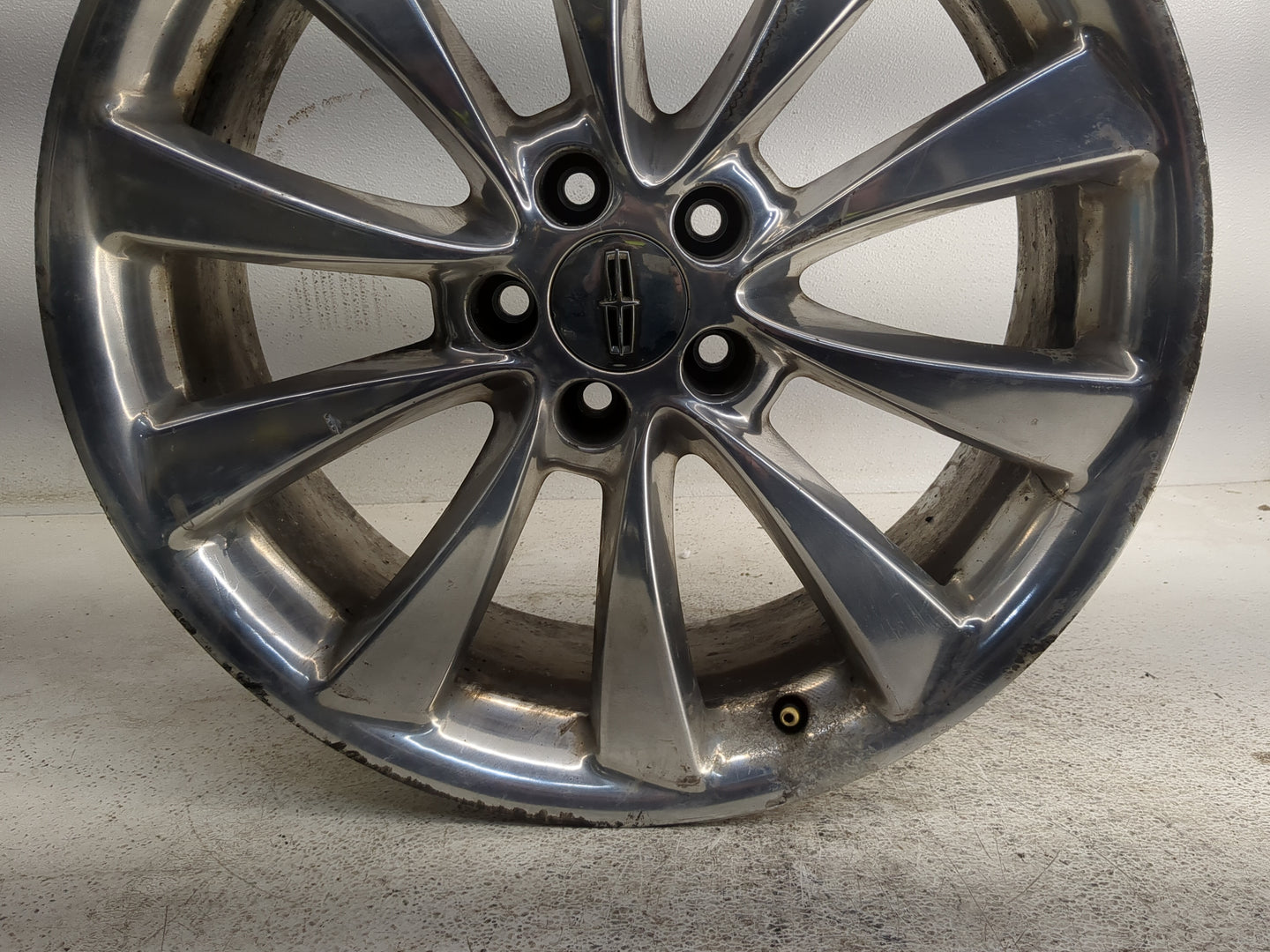 2011-2012 Lincoln Mkt Oem Wheel Rim - Oemusedautoparts1.com