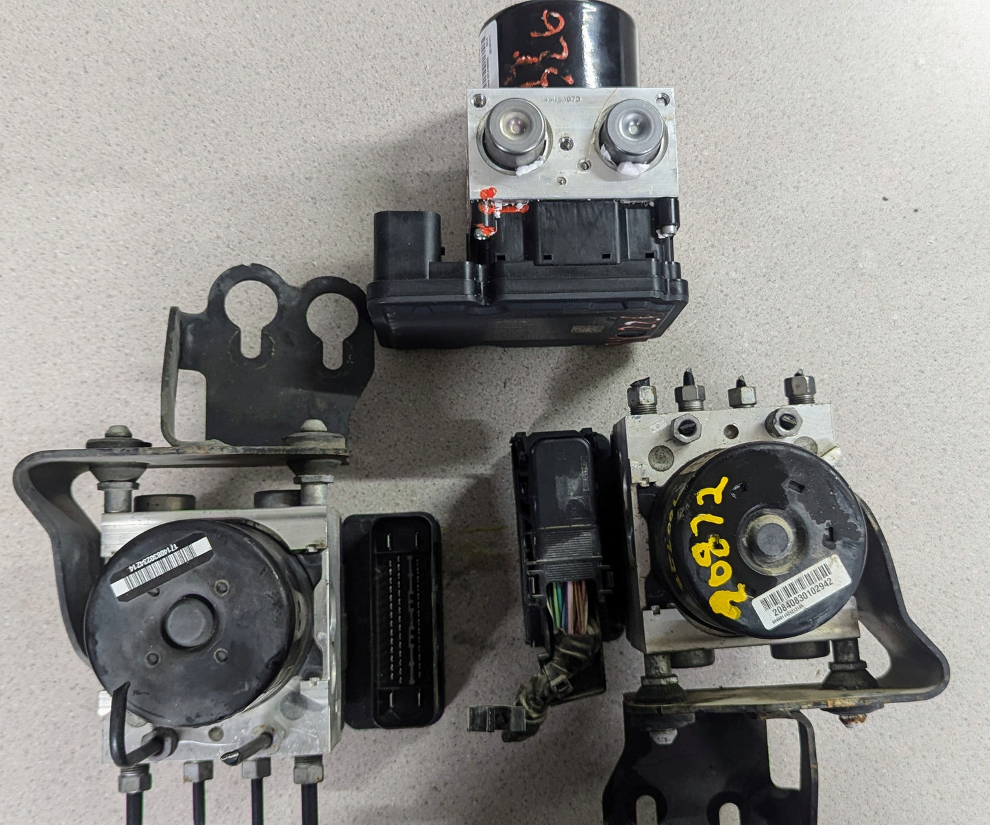 2010-2012 Lincoln Mkt ABS Pump Control Module Replacement Fits Fits 2010 2011 2012 OEM Used Auto Parts - Oemusedautoparts1.c