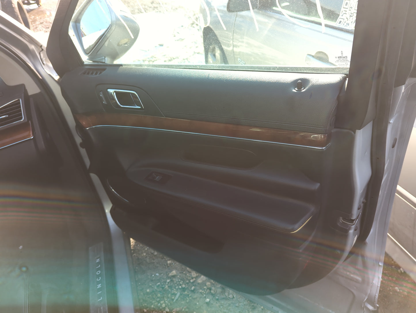 2012 Lincoln Mkt Front Right Passenger Interior Door Panel Trim - Oemusedautoparts1.com