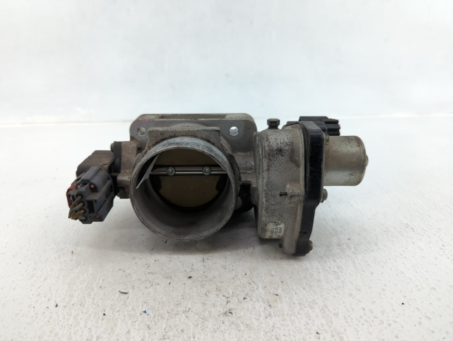 2010-2019 Lincoln Mkt Throttle Body P/N:111941002240 AA5E-BA Fits Fits 2010 2011 2012 2013 2014 2015 2016 2017 2018 2019 OEM