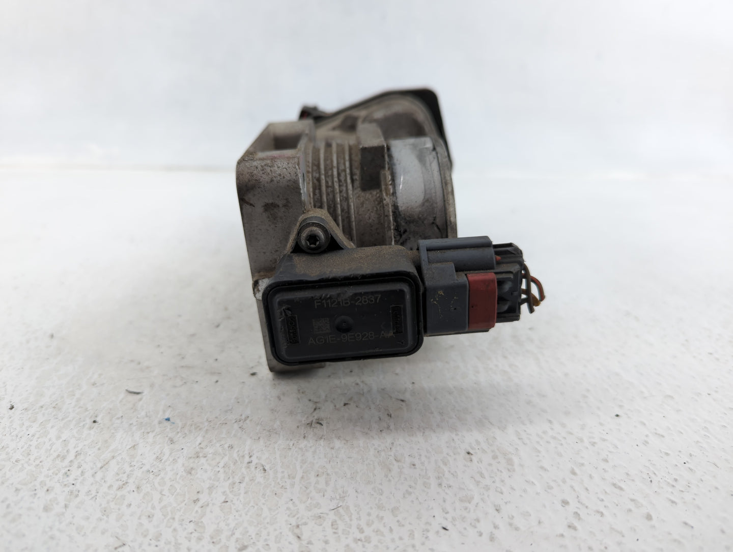 2010-2019 Lincoln Mkt Throttle Body P/N:111941002240 AA5E-BA Fits Fits 2010 2011 2012 2013 2014 2015 2016 2017 2018 2019 OEM