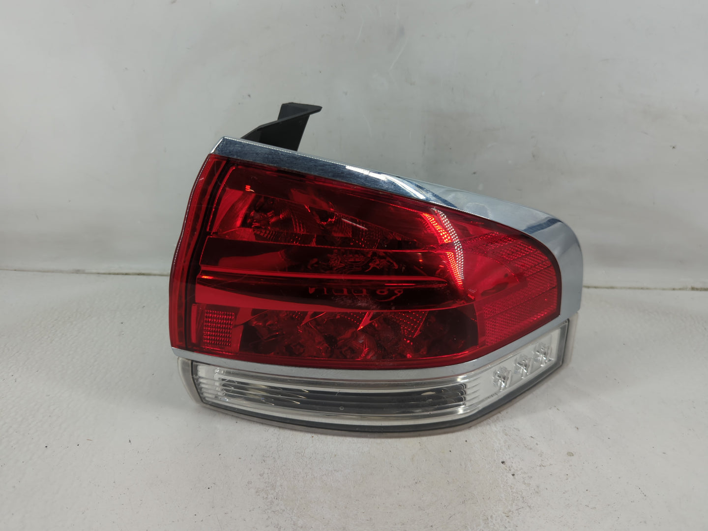 2011-2015 Lincoln Mkx Tail Light Assembly Passenger Right OEM P/N:BA13 13B504 AG Fits Fits 2011 2012 2013 2014 2015 OEM Used
