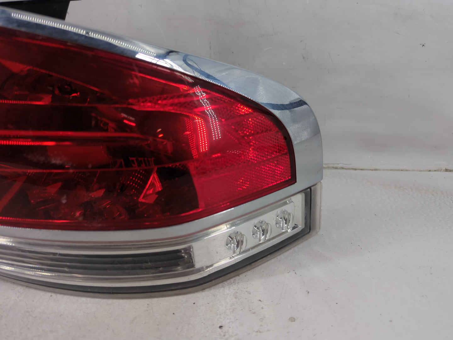 2011-2015 Lincoln Mkx Tail Light Assembly Passenger Right OEM P/N:BA13 13B504 AG Fits Fits 2011 2012 2013 2014 2015 OEM Used