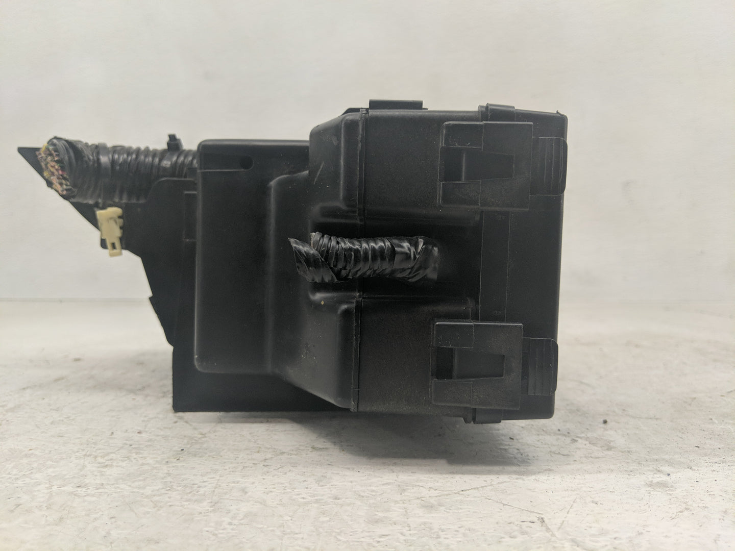 2012-2015 Lincoln Mkx Fusebox Fuse Box Panel Relay Module P/N:CA1T-14290-FE Fits Fits 2012 2013 2014 2015 OEM Used Auto Part