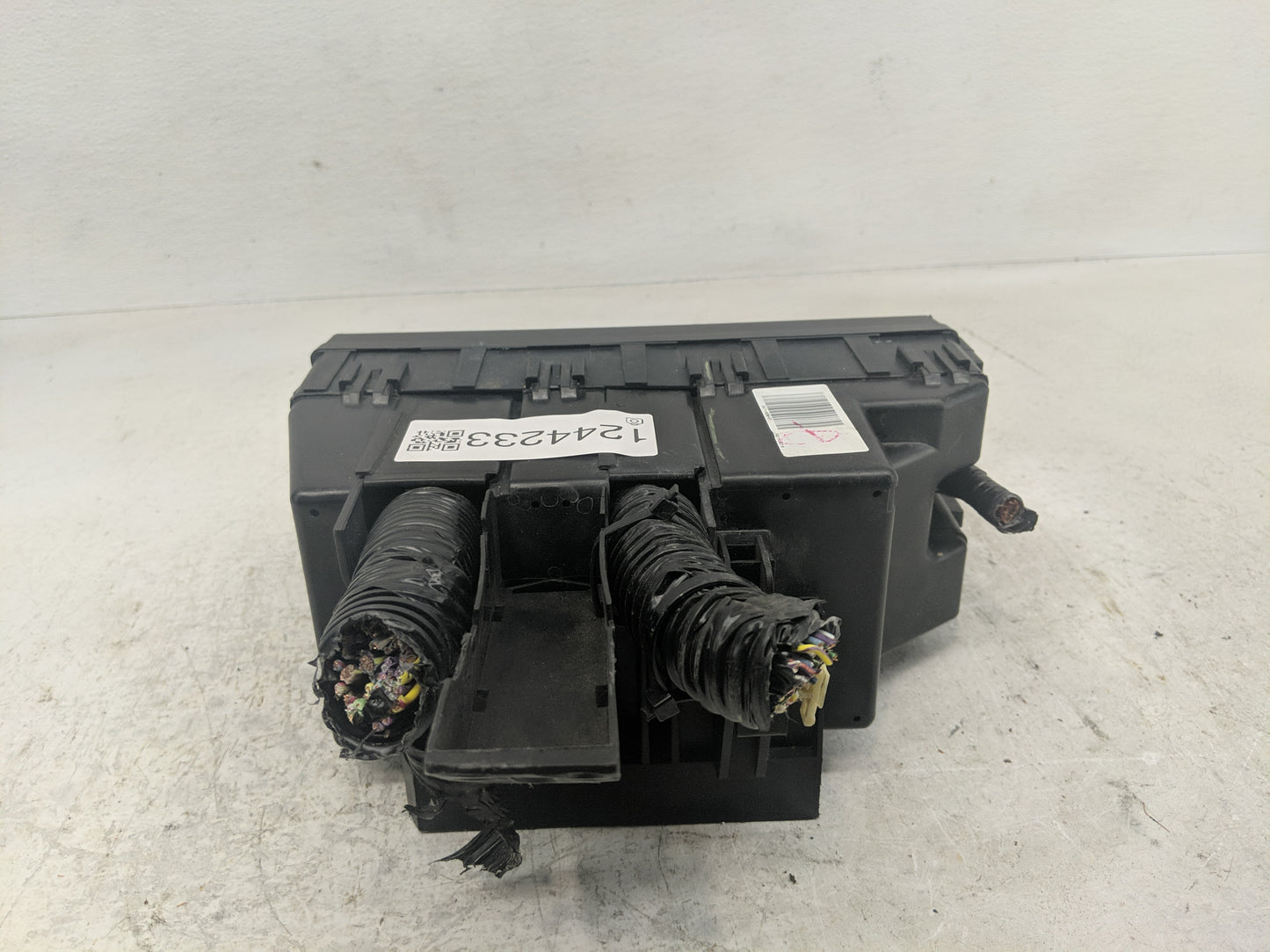 2012-2015 Lincoln Mkx Fusebox Fuse Box Panel Relay Module P/N:CA1T-14290-FE Fits Fits 2012 2013 2014 2015 OEM Used Auto Part