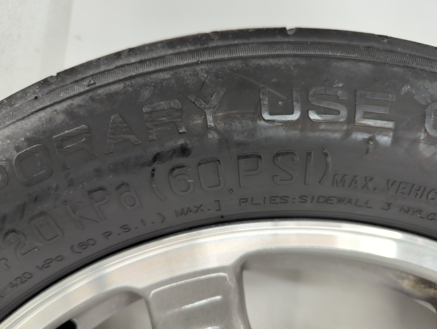 2012 Lincoln Mkx Spare Donut Tire Wheel Rim Oem - Oemusedautoparts1.com
