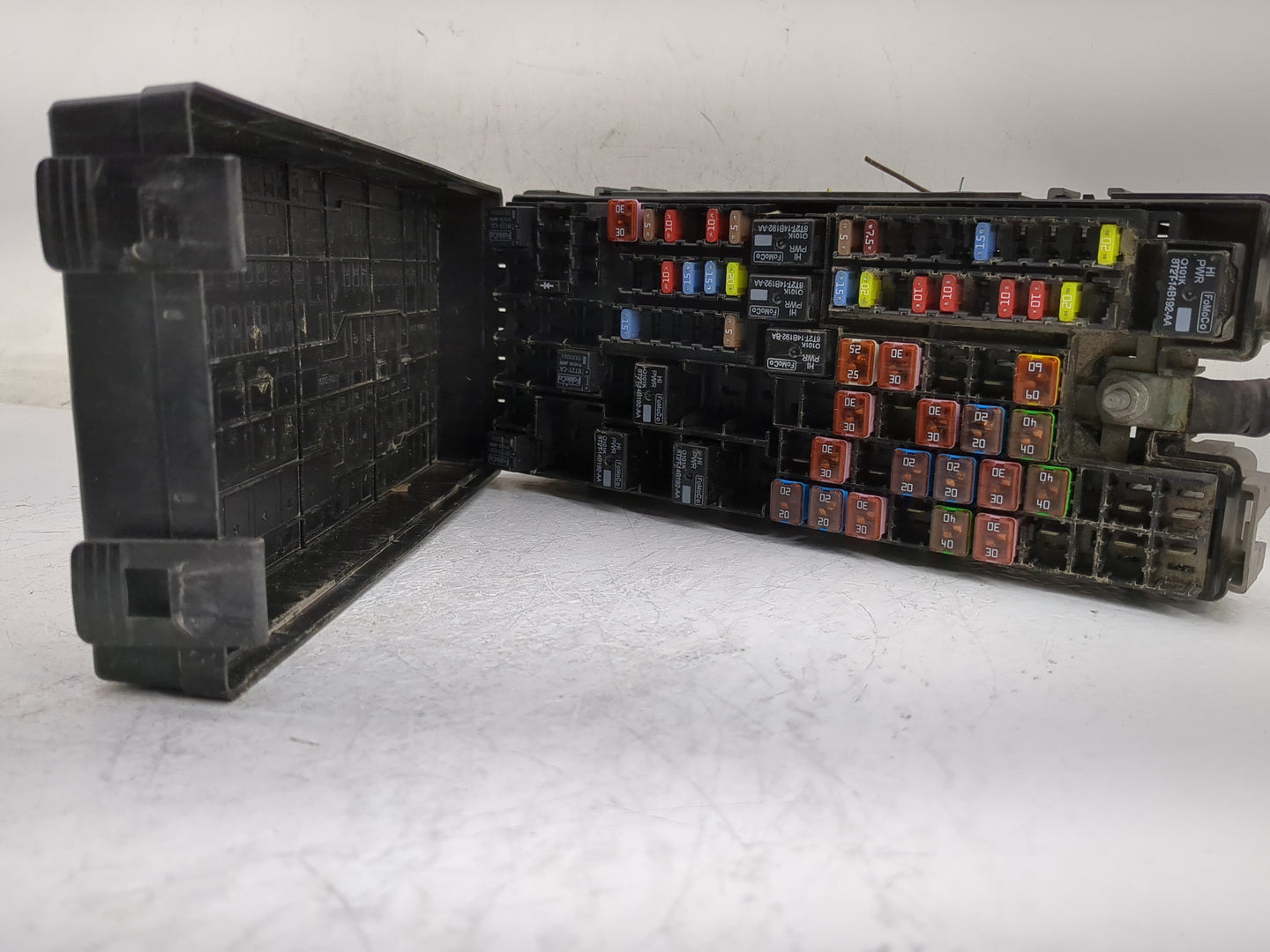 2012-2015 Lincoln Mkx Fusebox Fuse Box Panel Relay Module P/N:CA1T-14290-FF Fits Fits 2012 2013 2014 2015 OEM Used Auto Part