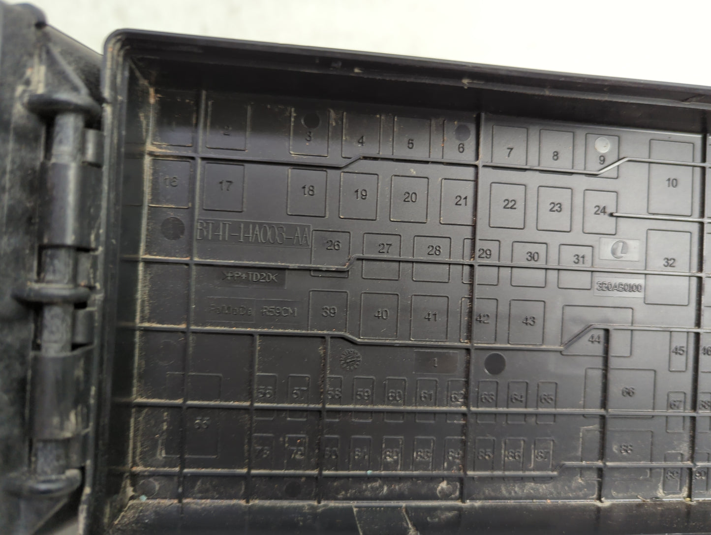 2012-2015 Lincoln Mkx Fusebox Fuse Box Panel Relay Module P/N:BT4T-14A003-AA Fits Fits 2012 2013 2014 2015 OEM Used Auto Par