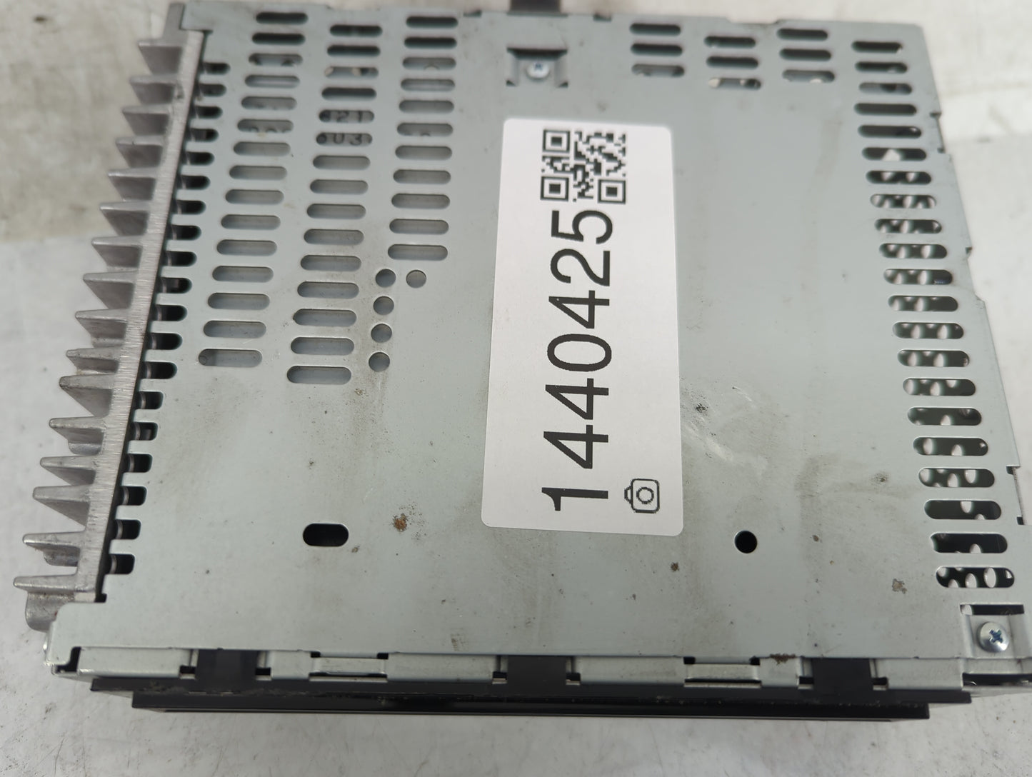 2012 Lincoln Mkx Radio AM FM Cd Player Receiver Replacement P/N:CT4T-19C107-BD Fits OEM Used Auto Parts - Oemusedautoparts1.