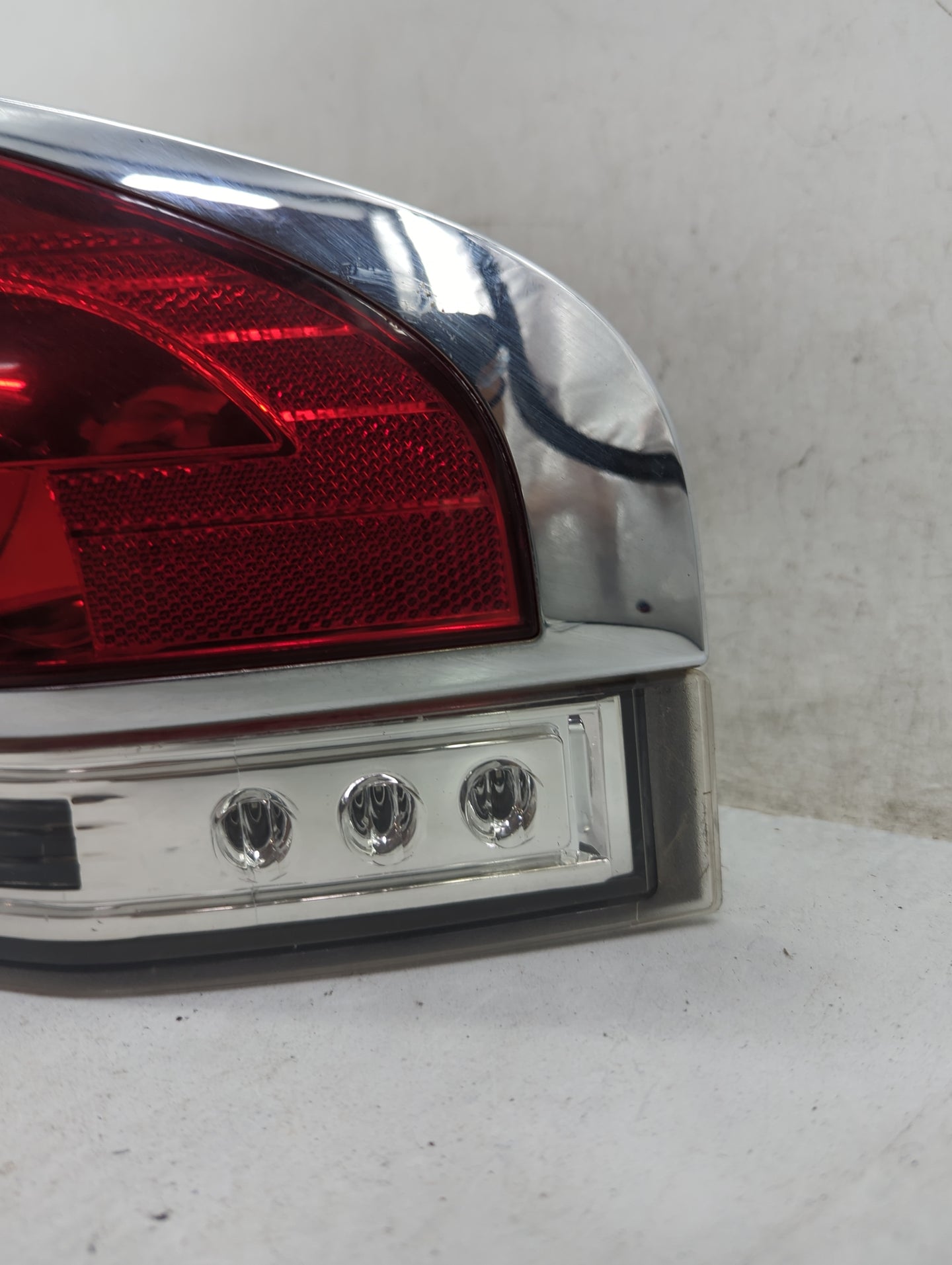 2011-2015 Lincoln Mkx Tail Light Assembly Passenger Right OEM P/N:F00HTF403001 BA1313B504AH Fits Fits 2011 2012 2013 2014 20