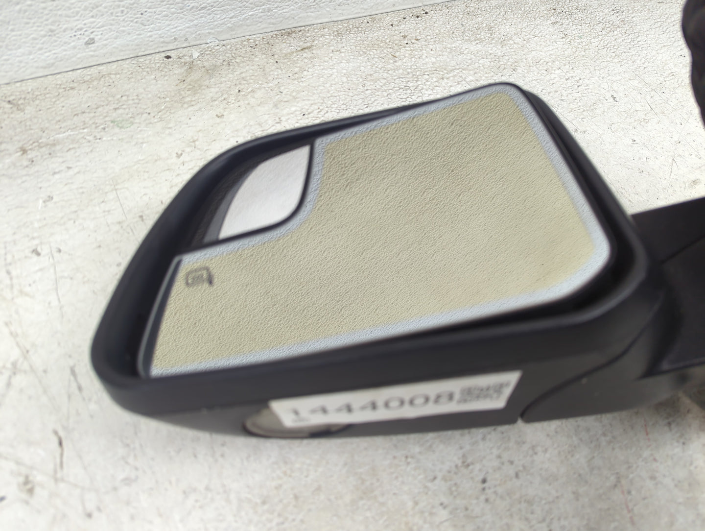 2011-2015 Lincoln Mkx Driver Side View Mirror - Left Door Mirror OEM Used - Oemusedautoparts1.com