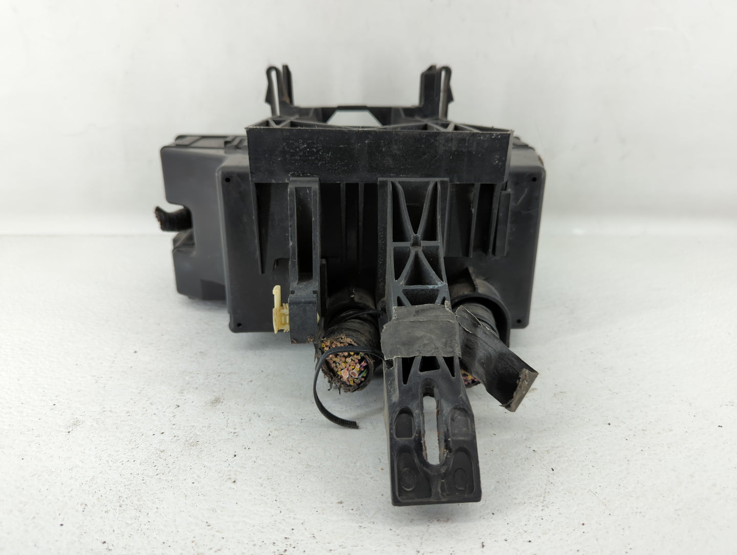 2012-2015 Lincoln Mkx Fusebox Fuse Box Panel Relay Module P/N:CA1T-14290-FF Fits Fits 2012 2013 2014 2015 OEM Used Auto Part