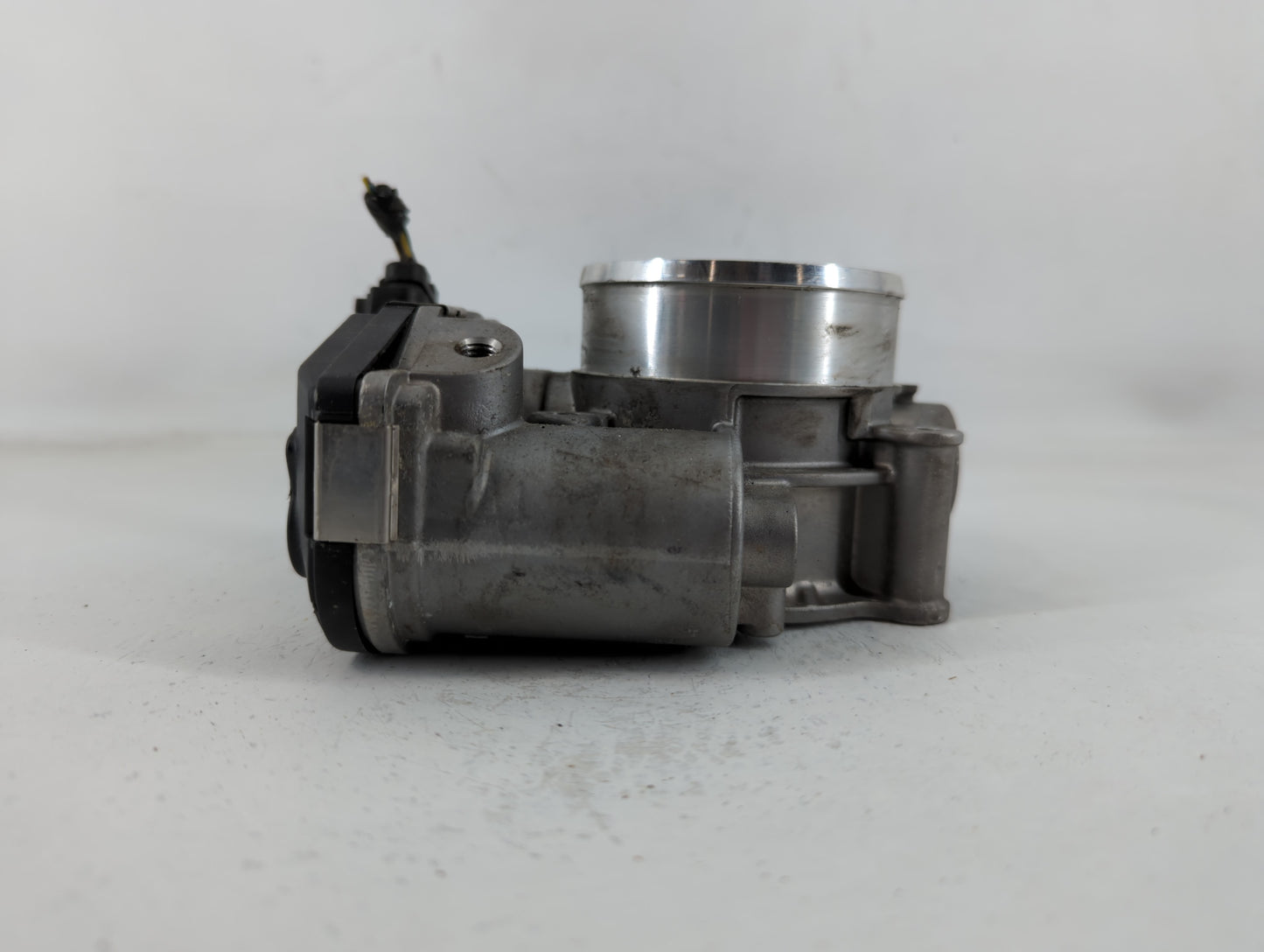 2011-2018 Lincoln Mkx Throttle Body P/N:3521 TB1049D Fits Fits 2011 2012 2013 2014 2015 2016 2017 2018 2019 OEM Used Auto Pa