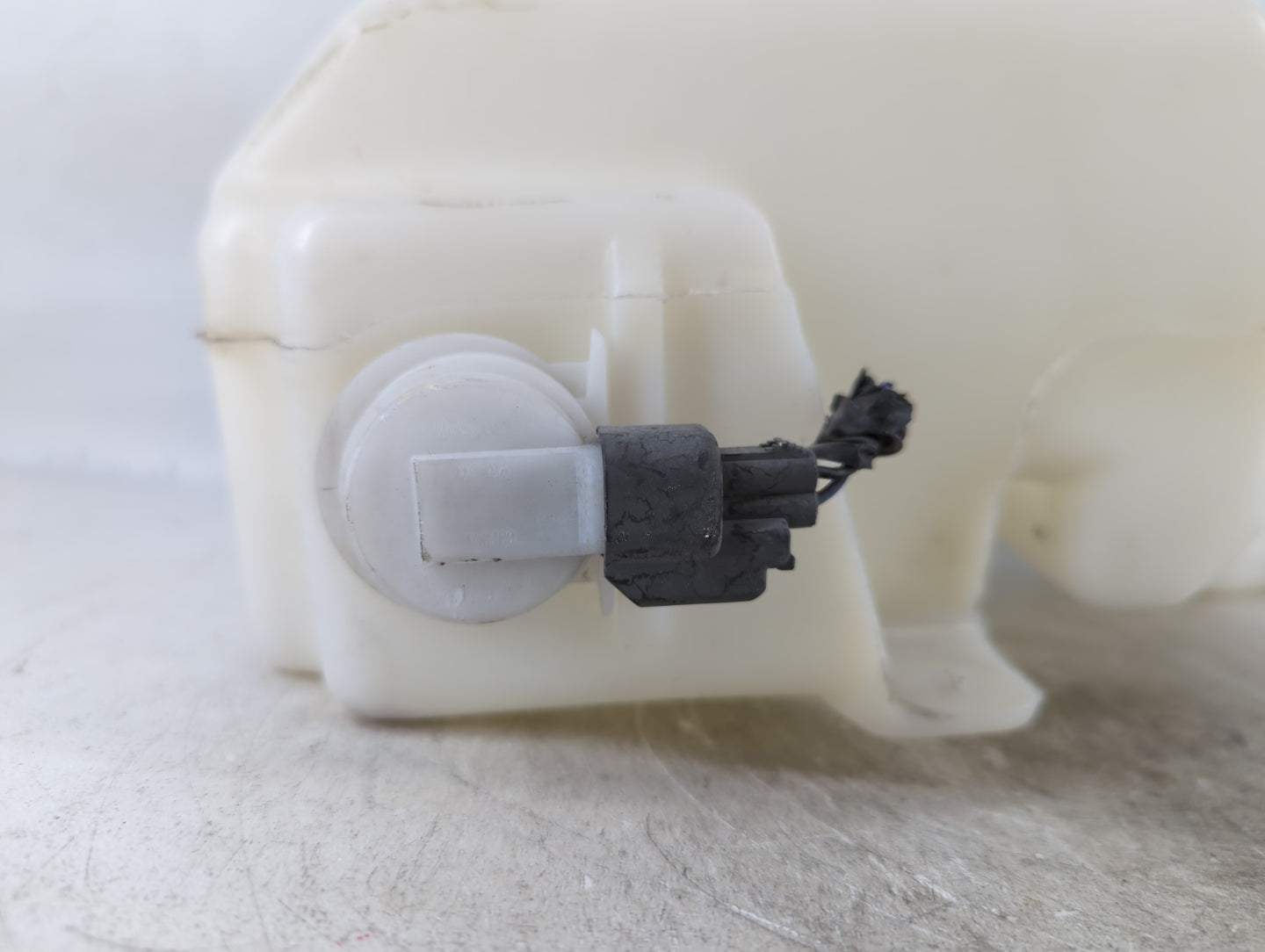 2007-2015 Lincoln Mkx Windshield Washer Fluid Reservoir Bottle Oem - Oemusedautoparts1.com