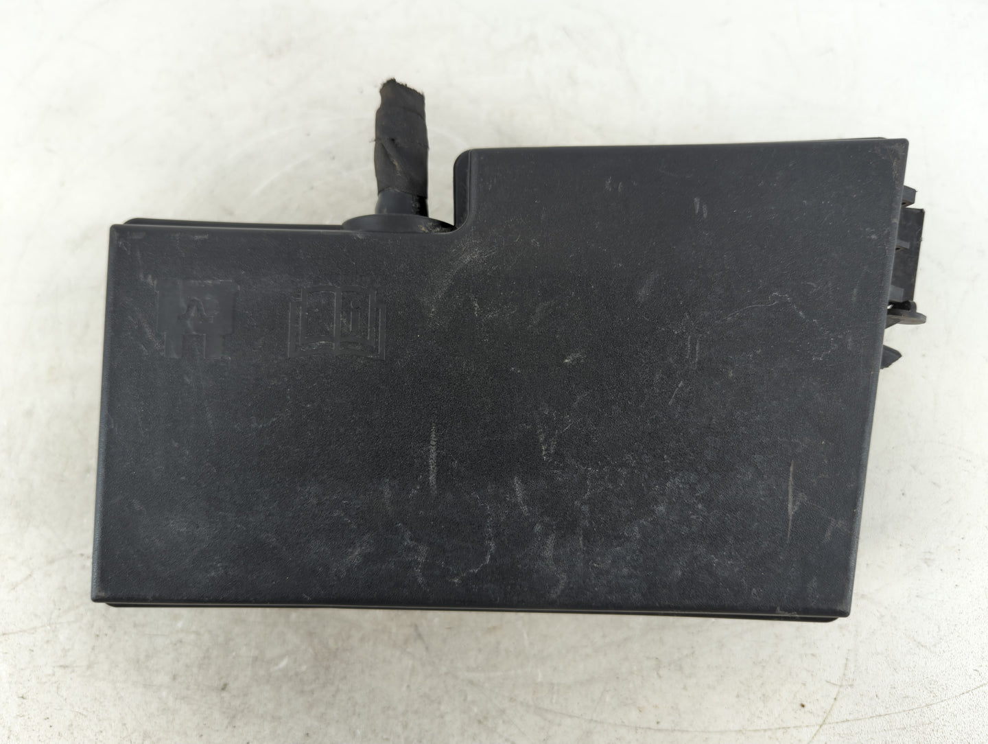2011-2012 Lincoln Mkz Fusebox Fuse Box Panel Relay Module P/N:AV6T-14A067-AC Fits Fits 2010 2011 2012 OEM Used Auto Parts - 