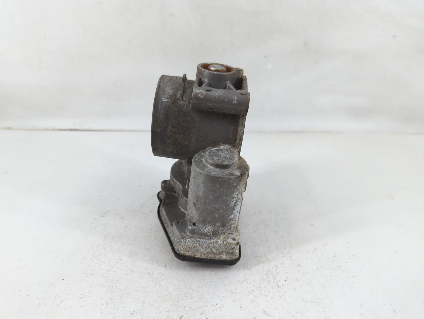 2011-2012 Lincoln Mkz Throttle Body P/N:9L8E-BF Fits Fits 2009 2010 2011 2012 OEM Used Auto Parts - Oemusedautoparts1.com