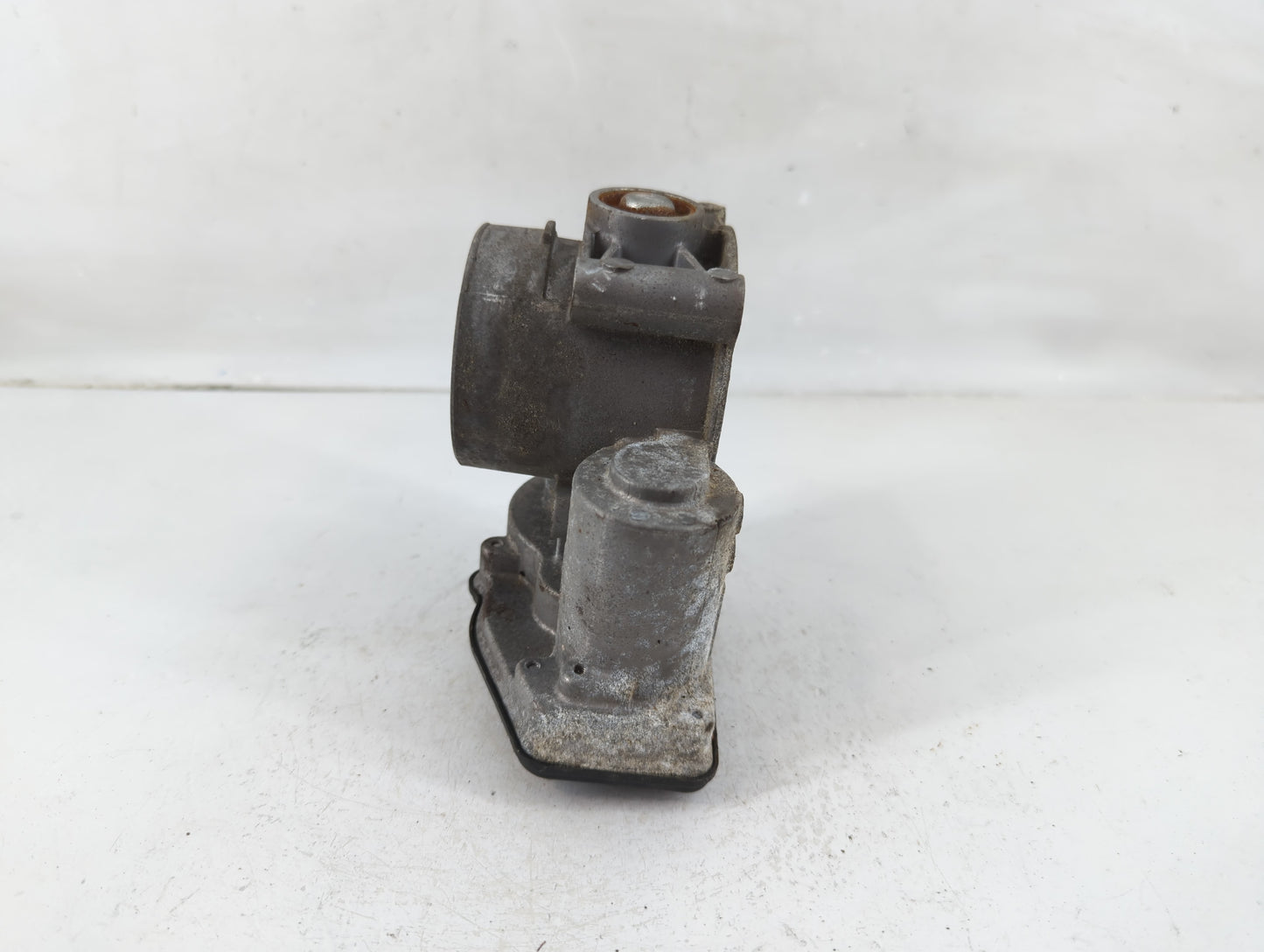 2011-2012 Lincoln Mkz Throttle Body P/N:9L8E-BF Fits Fits 2009 2010 2011 2012 OEM Used Auto Parts - Oemusedautoparts1.com