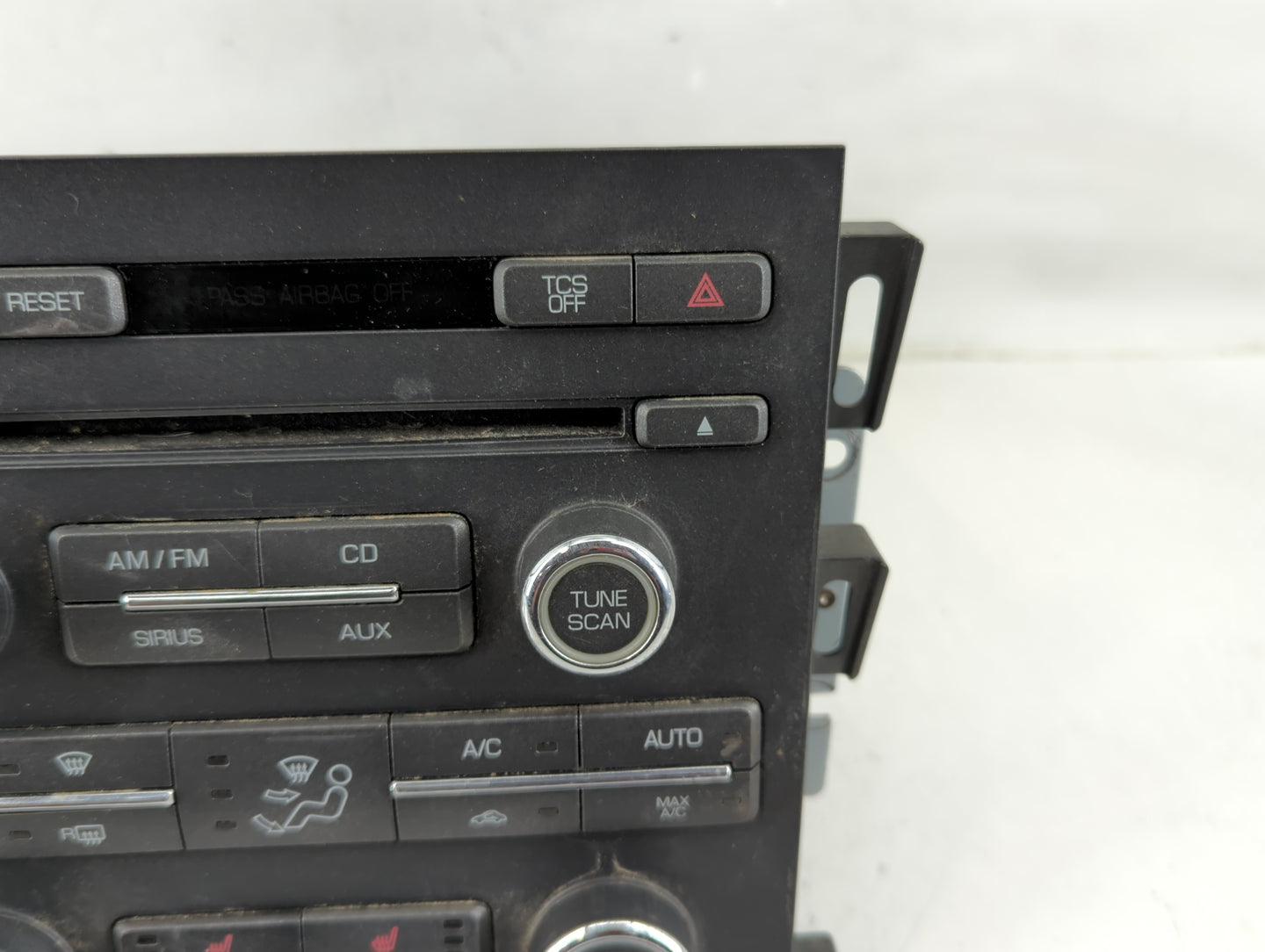 2012 Lincoln Mkz Radio AM FM Cd Player Receiver Replacement P/N:CH6T-19C158-AC Fits OEM Used Auto Parts - Oemusedautoparts1.