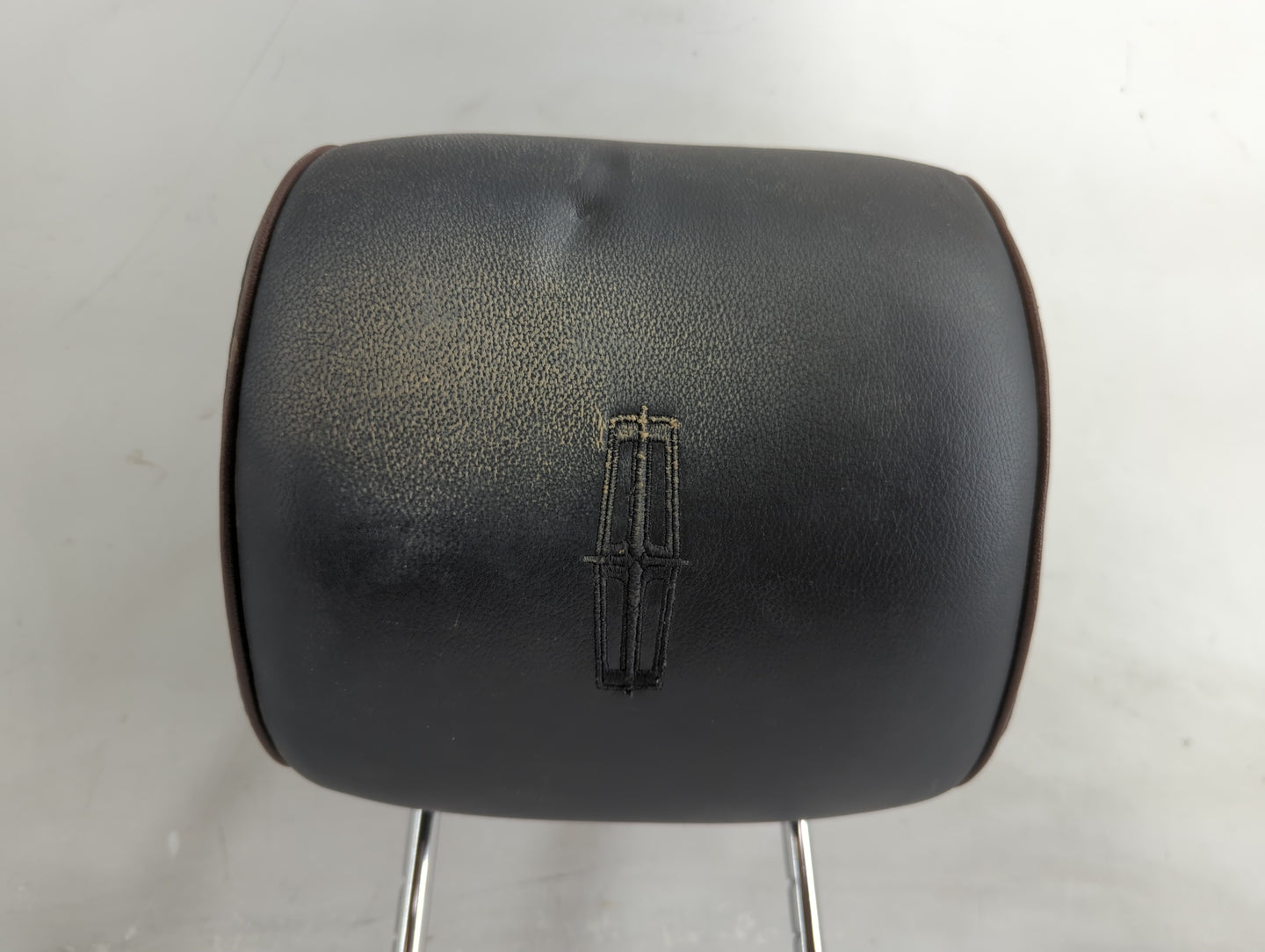 2011-2012 Lincoln Mkz Headrest Head Rest Front Driver Passenger Seat Fits Fits 2011 2012 OEM Used Auto Parts - Oemusedautopa