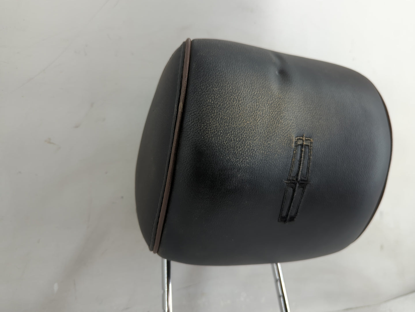 2011-2012 Lincoln Mkz Headrest Head Rest Front Driver Passenger Seat Fits Fits 2011 2012 OEM Used Auto Parts - Oemusedautopa