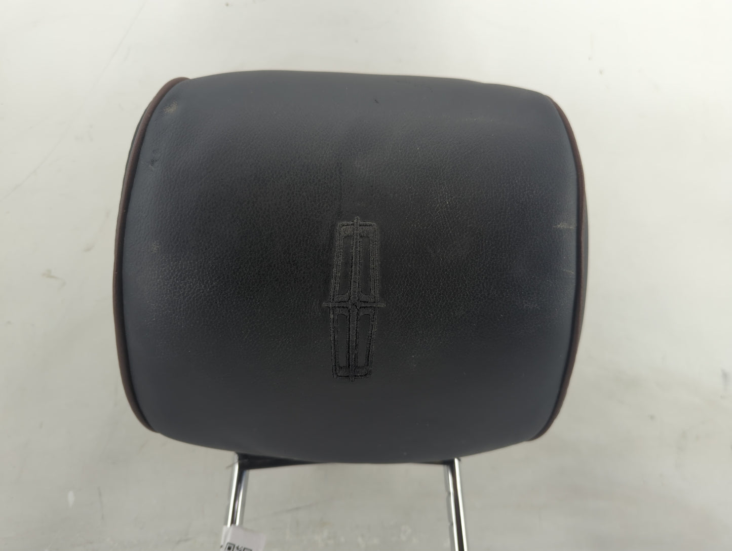 2011-2012 Lincoln Mkz Headrest Head Rest Rear Seat Fits Fits 2011 2012 OEM Used Auto Parts - Oemusedautoparts1.com