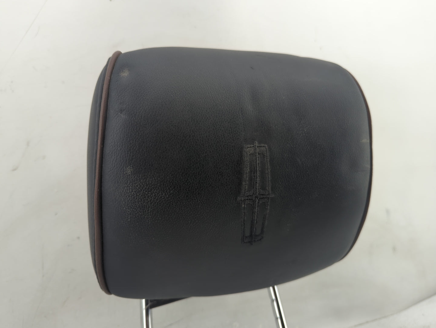 2011-2012 Lincoln Mkz Headrest Head Rest Rear Seat Fits Fits 2011 2012 OEM Used Auto Parts - Oemusedautoparts1.com