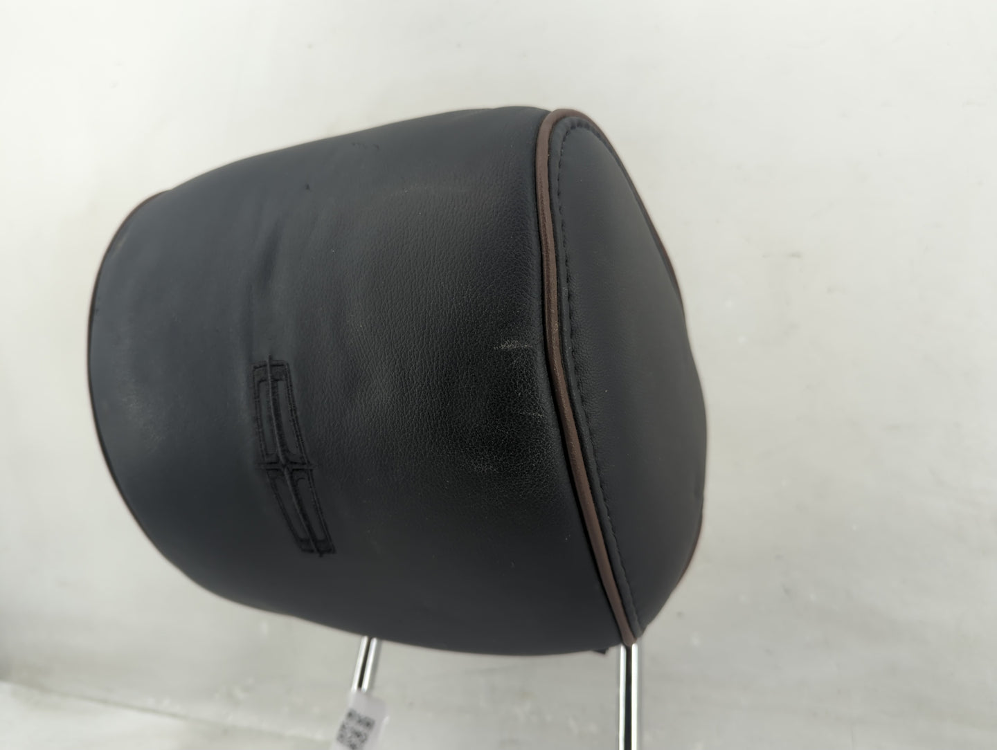 2011-2012 Lincoln Mkz Headrest Head Rest Rear Seat Fits Fits 2011 2012 OEM Used Auto Parts - Oemusedautoparts1.com