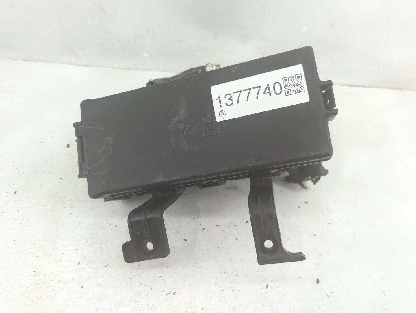 2011-2012 Lincoln Mkz Fusebox Fuse Box Panel Relay Module P/N:BH6T-14290-A Fits Fits 2010 2011 2012 OEM Used Auto Parts - Oe